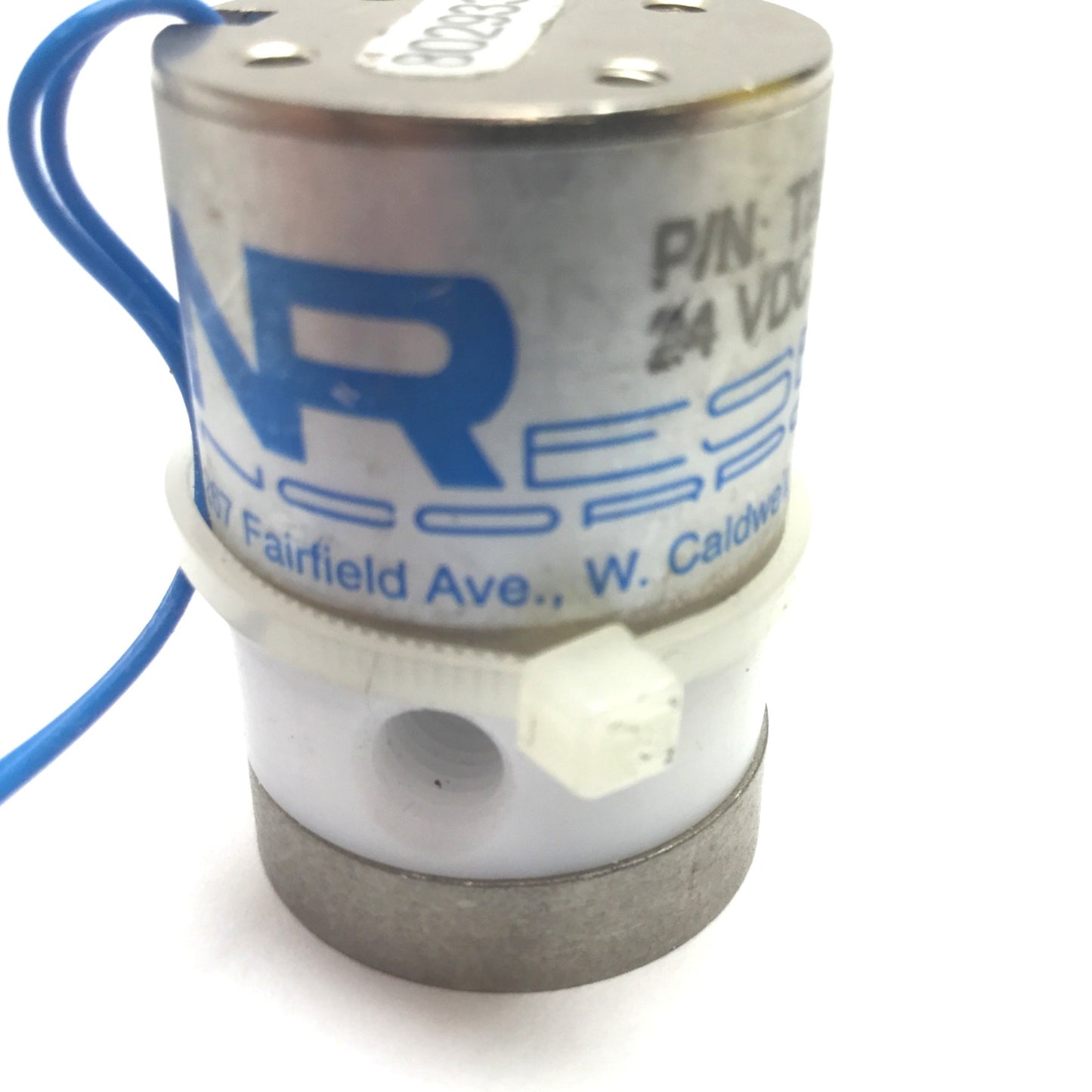 Used NResearch T225PK012 Solenoid Isolation Valve, 2-Port, N/C, 24VDC, 30psi, 1/4-28