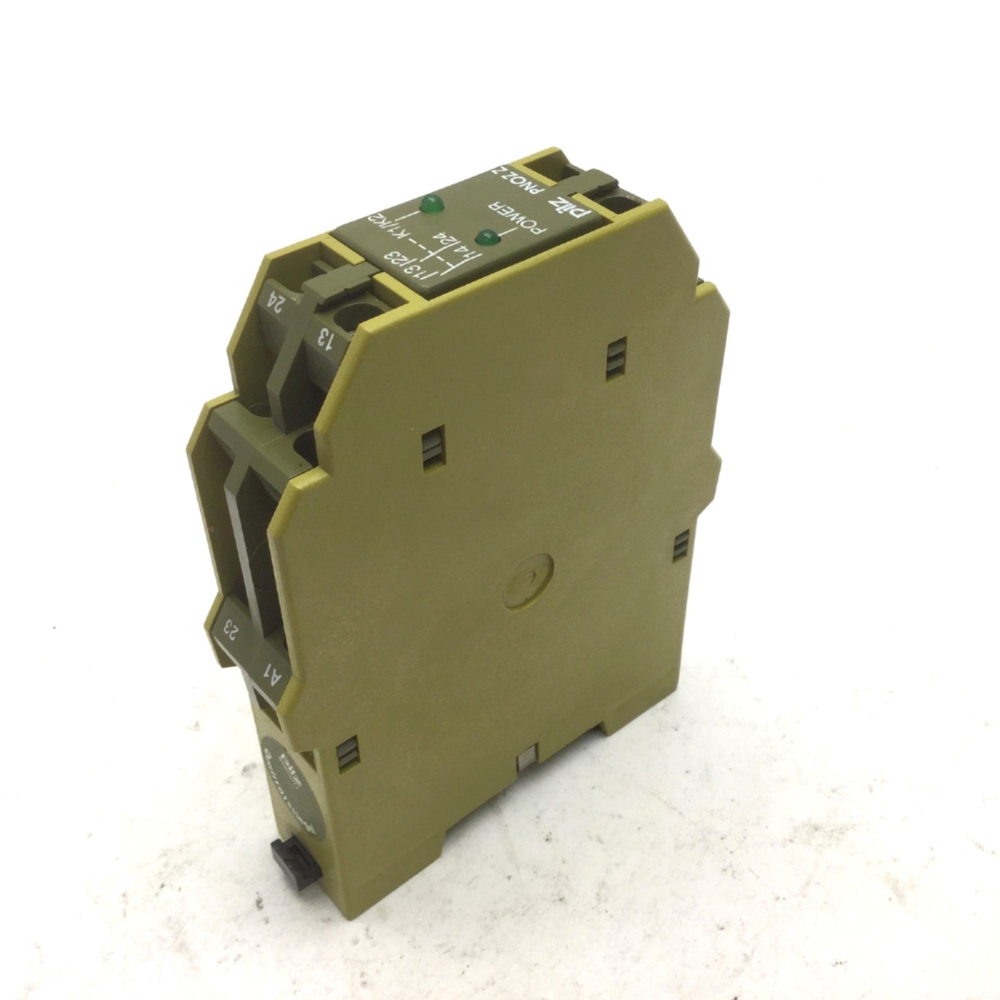 Used Pilz PNOZ-Z Safety Relay Module 24VAC/DC 2W/2VA 2NO Contacts