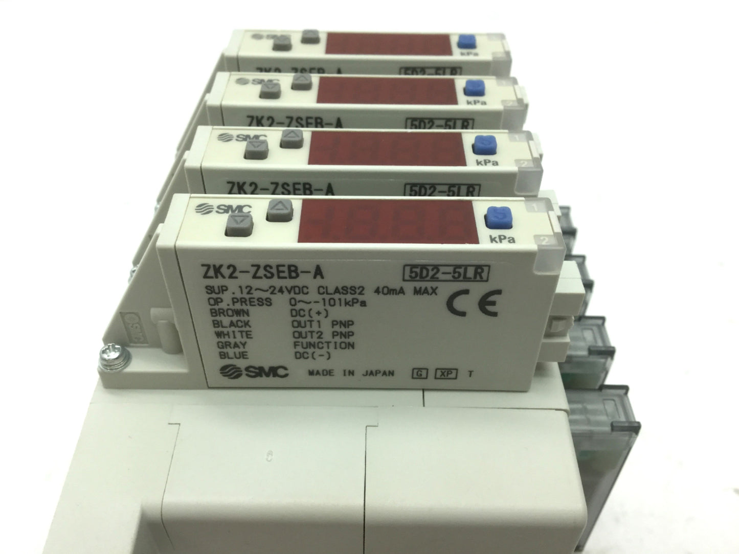 New – Open box Bank of 4 SMC ZK2C15K5CL-08 Vacuum Ejector w/ ZK2-ZSEB-A Switch, 24VDC, PNP