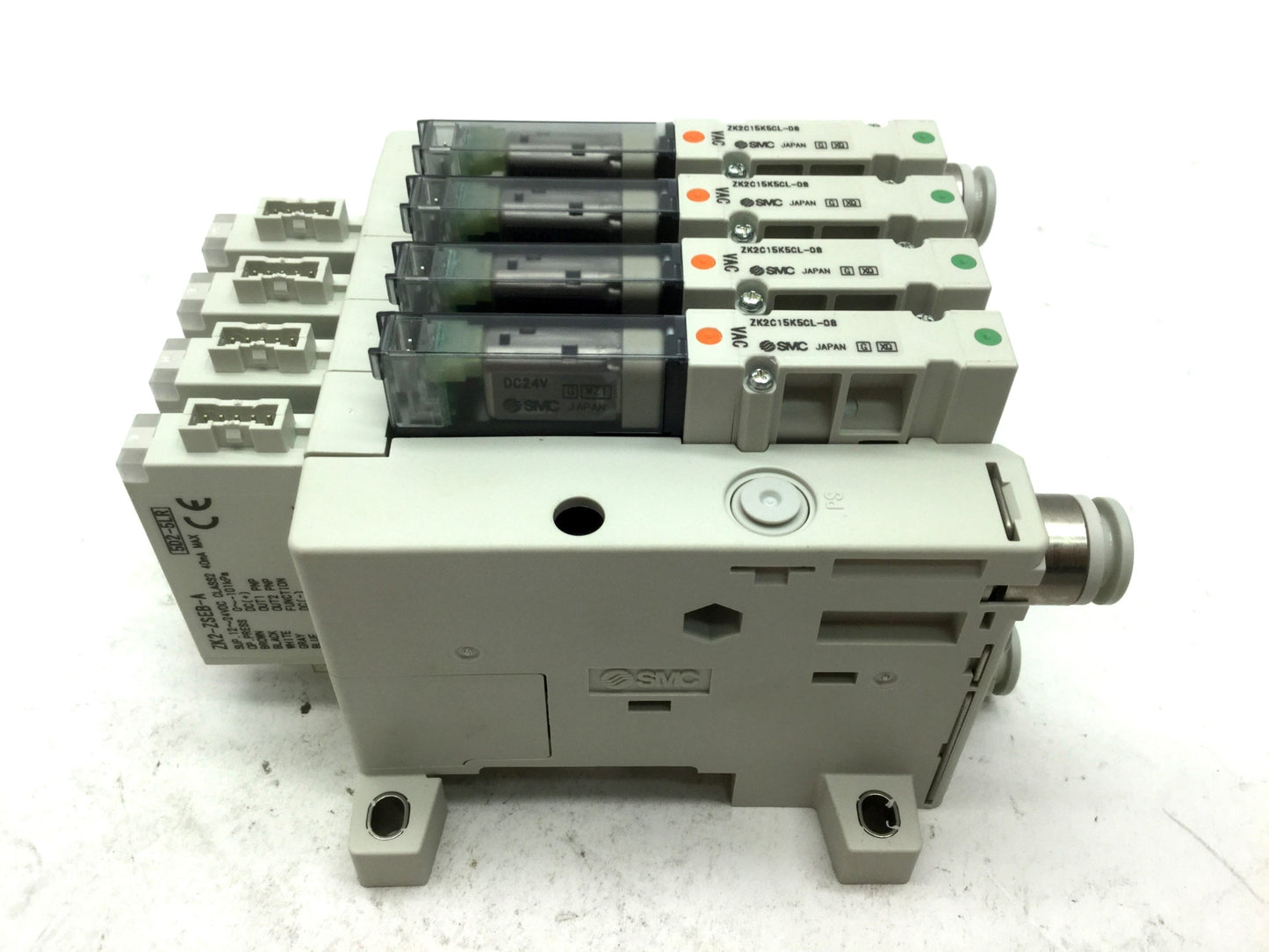 New – Open box Bank of 4 SMC ZK2C15K5CL-08 Vacuum Ejector w/ ZK2-ZSEB-A Switch, 24VDC, PNP