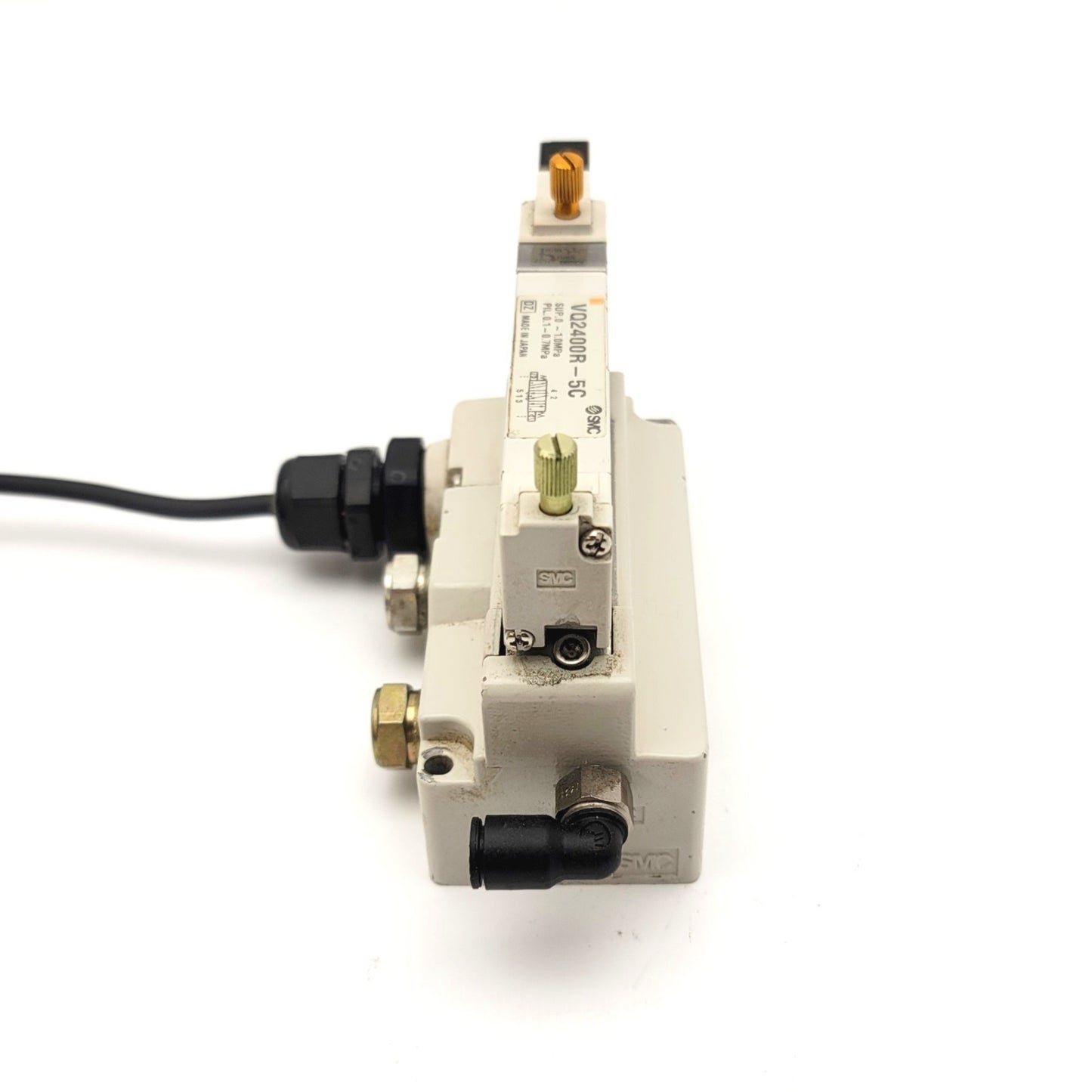 Used SMC VQ2400R-5C 3-Position Exhaust Center Solenoid Valve 0.1-0.7MPa Coil: 24VDC