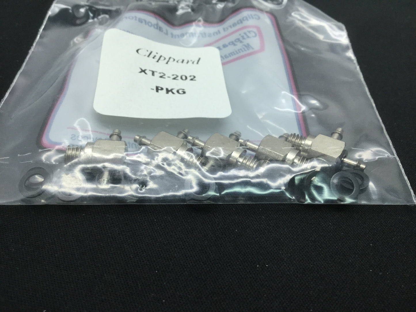 New – Open box Clippard XT2-202 Standard Hose Cross Fittings x5 , 1/16" Barb 10-32 Thread