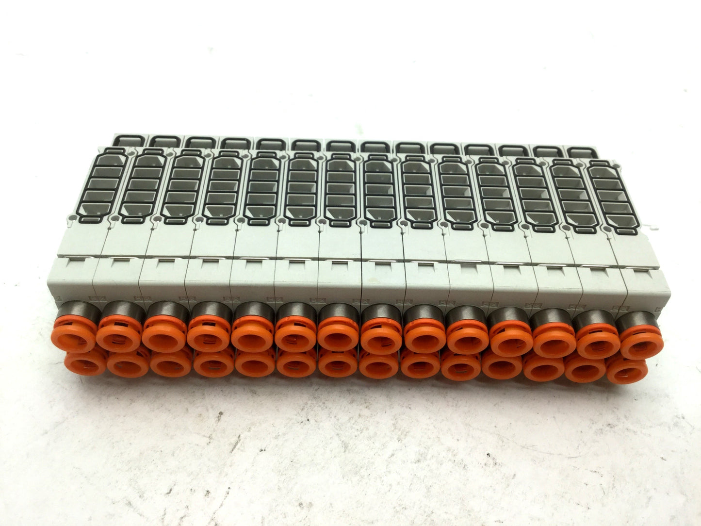 New – Open box Lot of 14 SMC SY30M-2-1SA-NY Manifold Block Assemblies 1/4" Push to Connect