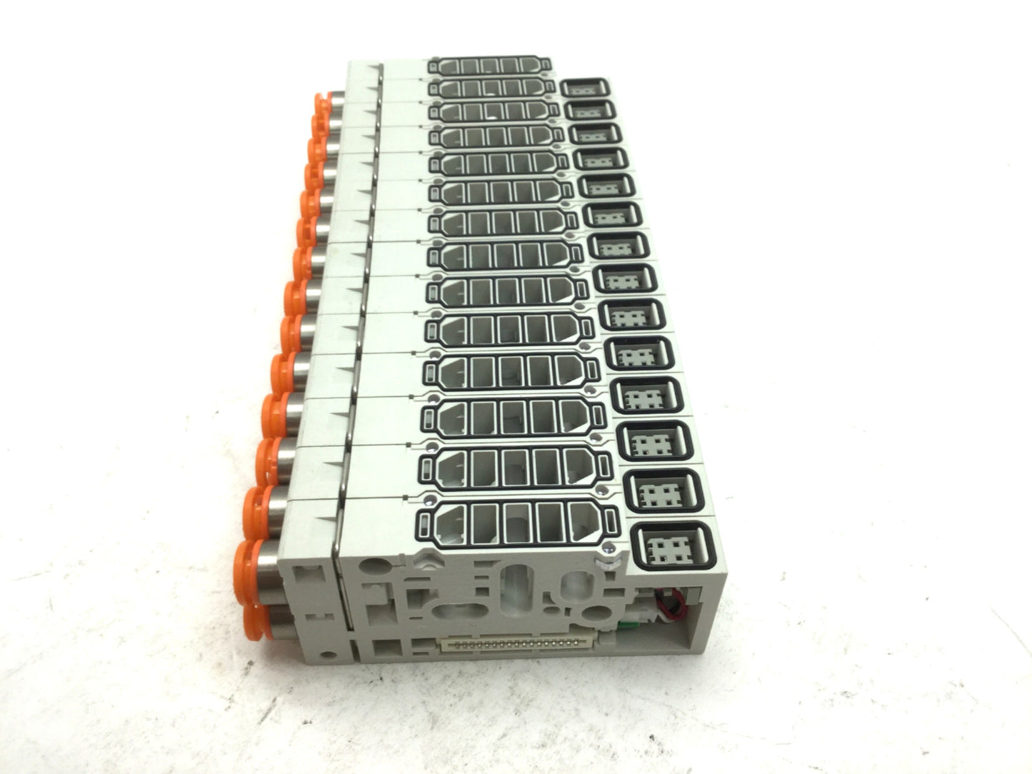 New – Open box Lot of 14 SMC SY30M-2-1SA-NY Manifold Block Assemblies 1/4" Push to Connect