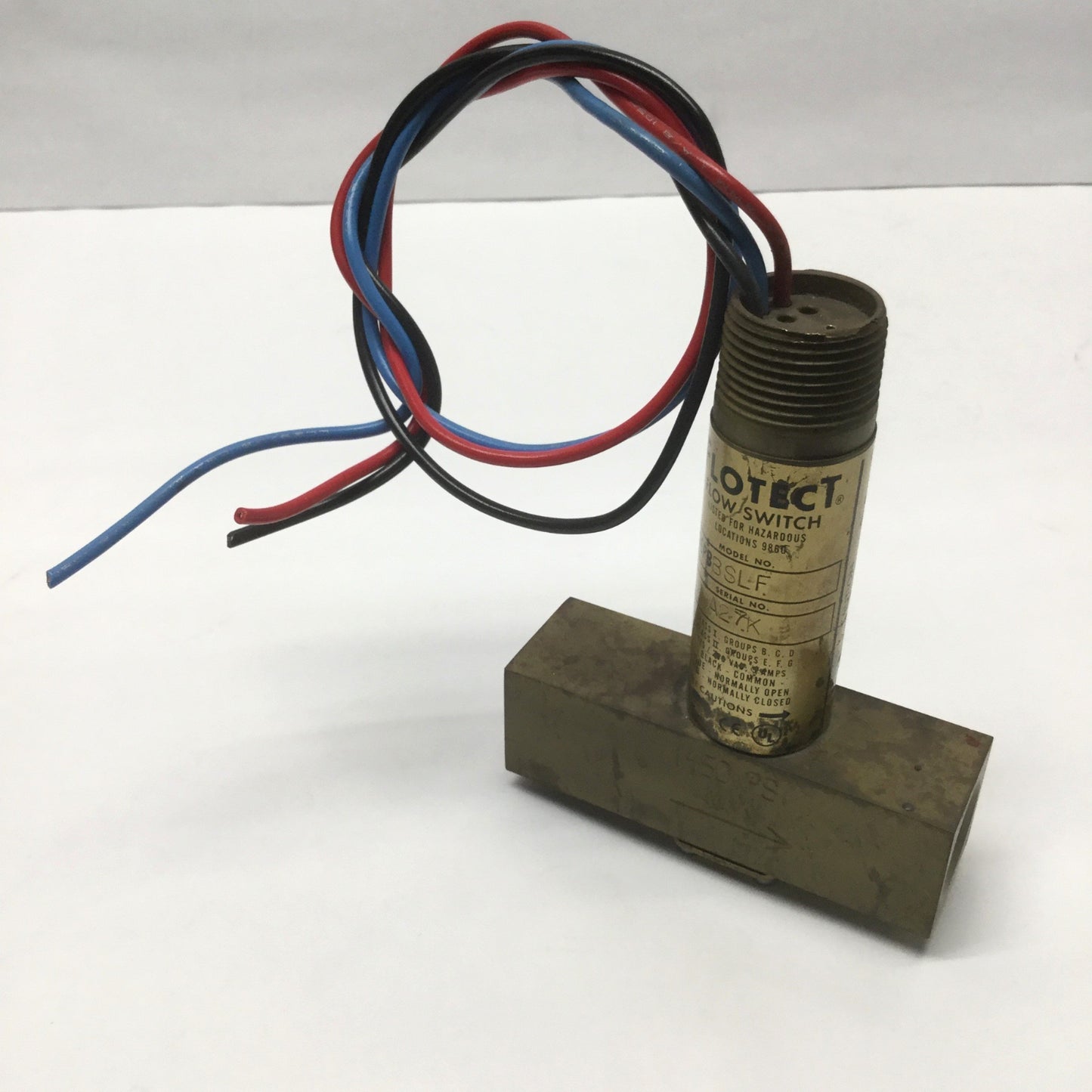 Used Flotect V6EPBBSLF Hazardous Location Flow Switch 1450psi 1/2" NPT, 125/250VAC 5A