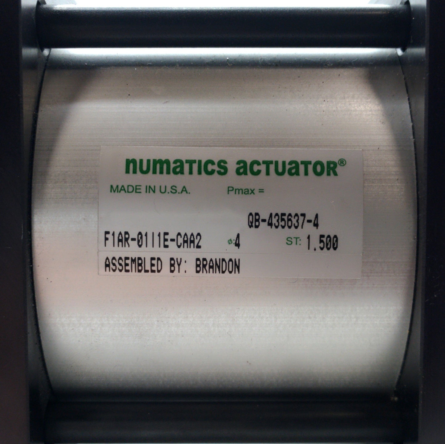 Used Numatics F1AR-01I1E-CAA2 Pneumatic Cylinder 1 1/2" Stroke 4" Bore 1/2"NPT 250PSI