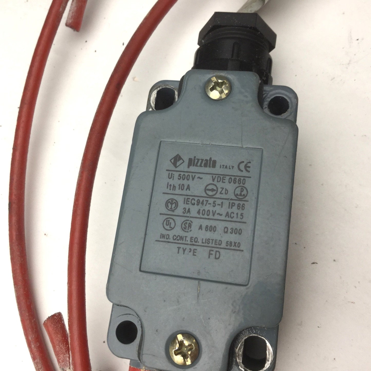 Used Pizzato Type FD 875 Rope Safety Switch, With Reset for Simple Stop, 34" Cable