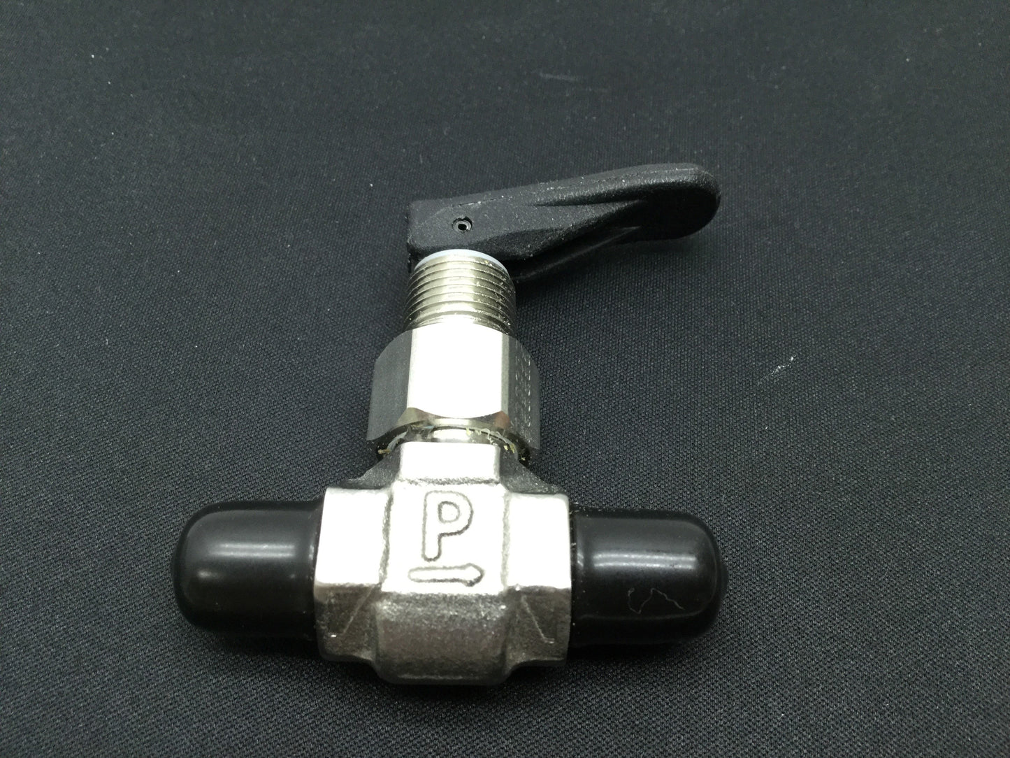 New Parker 2M-V4LQ-SSP Needle Toggle Valve 1/8" NPT M Inline 300PSI Stainless