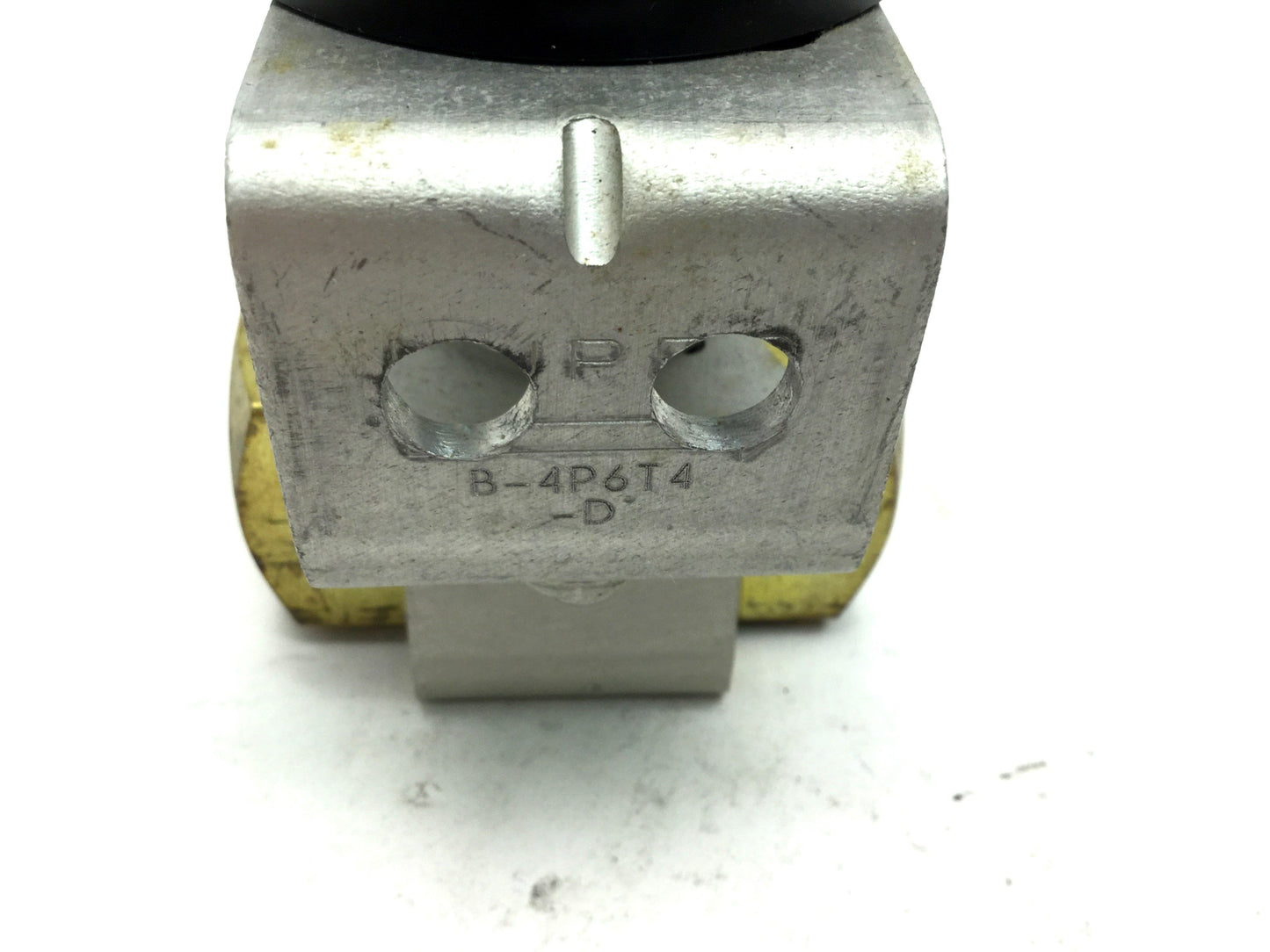 Used Swagelok B-4P6T4-D Brass Quarter Turn Plug Valve 1/4" FNPT With Rotary Actuator