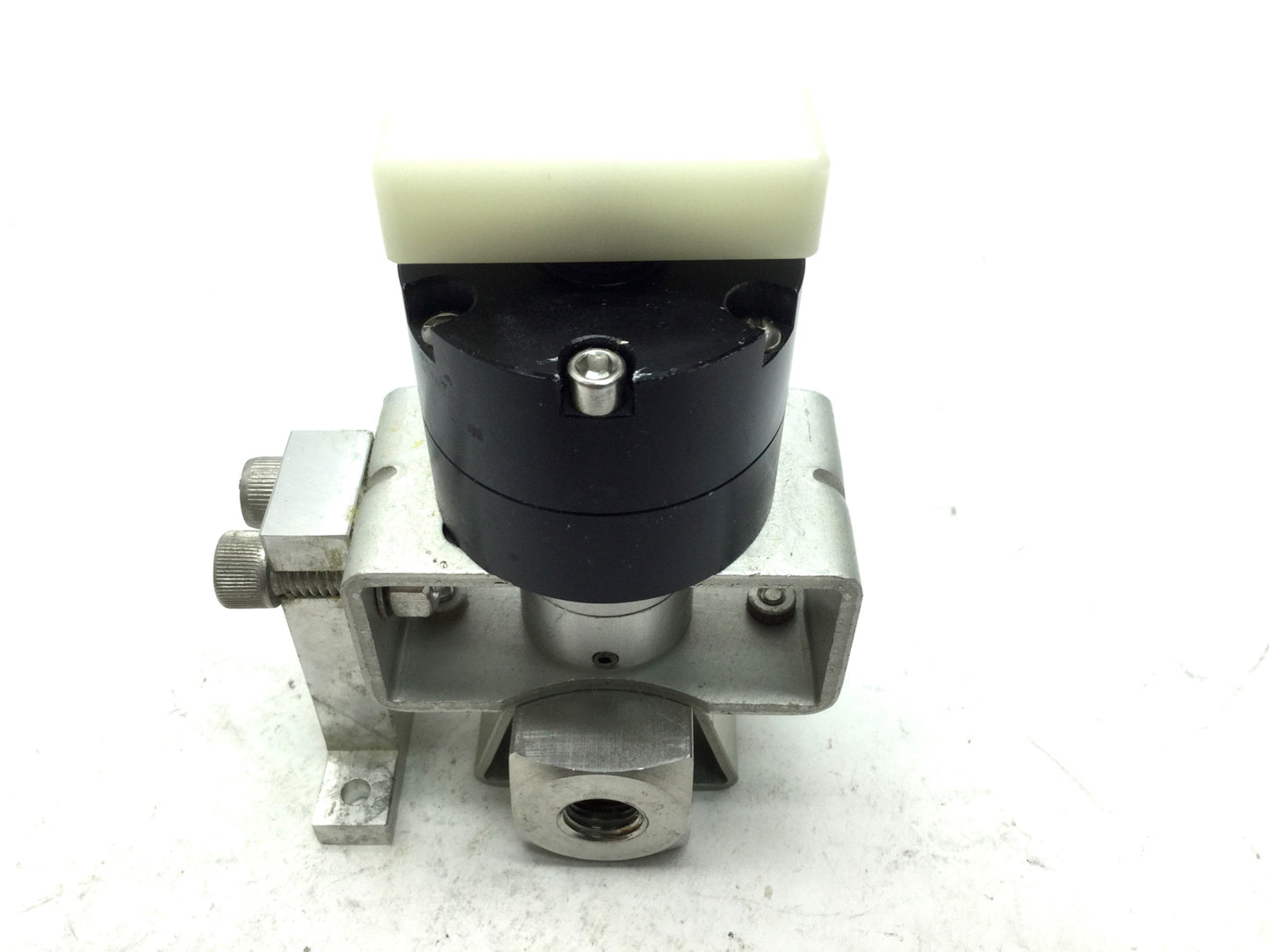 Used Swagelok SS-4P6T4-D Stainless Quarter Turn Plug Valve 1/4 NPT W/ Rotary Actuator