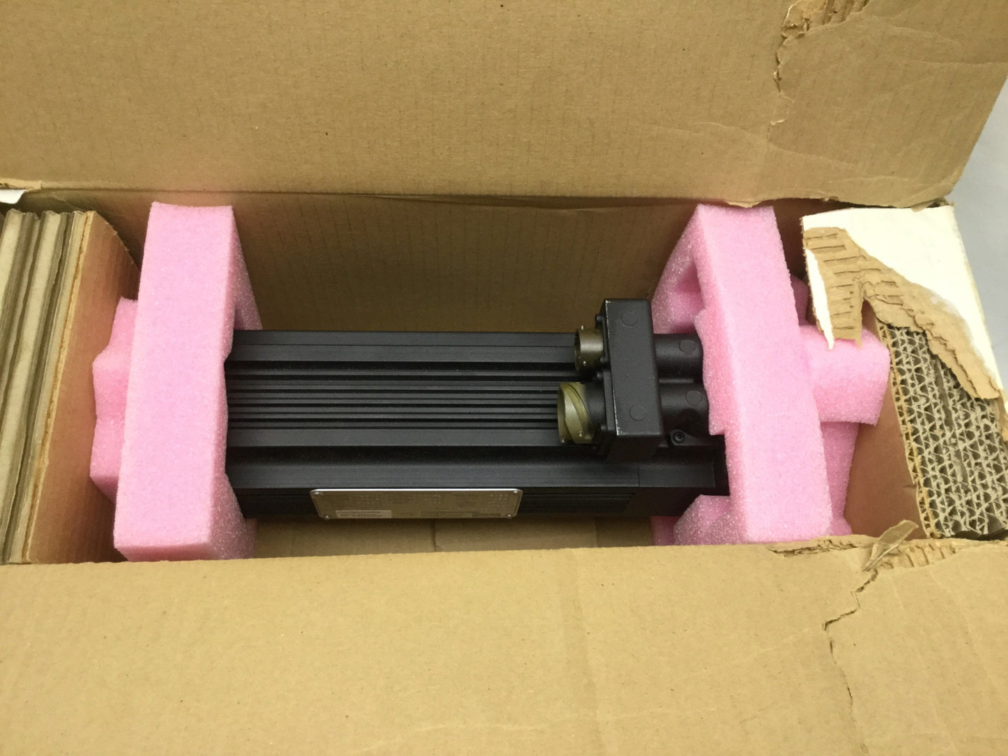 New Parker 610 Compumotor Brushless Motor 7000rpm 230V 3.36 KW Nema 34