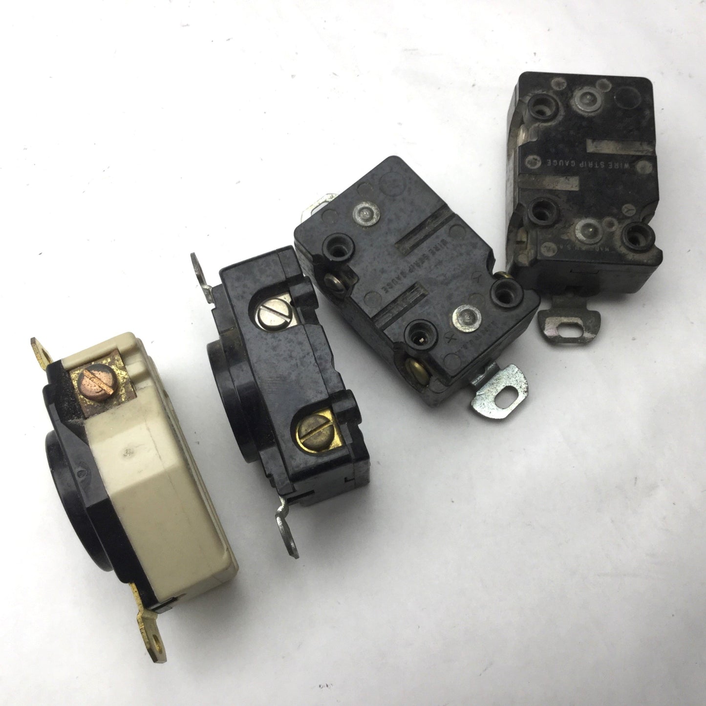 Used Lot of 6 Hubbell Twist & Lock Sockets, 4x 20A, 1x 30A, 1x 10A, 3 Pin