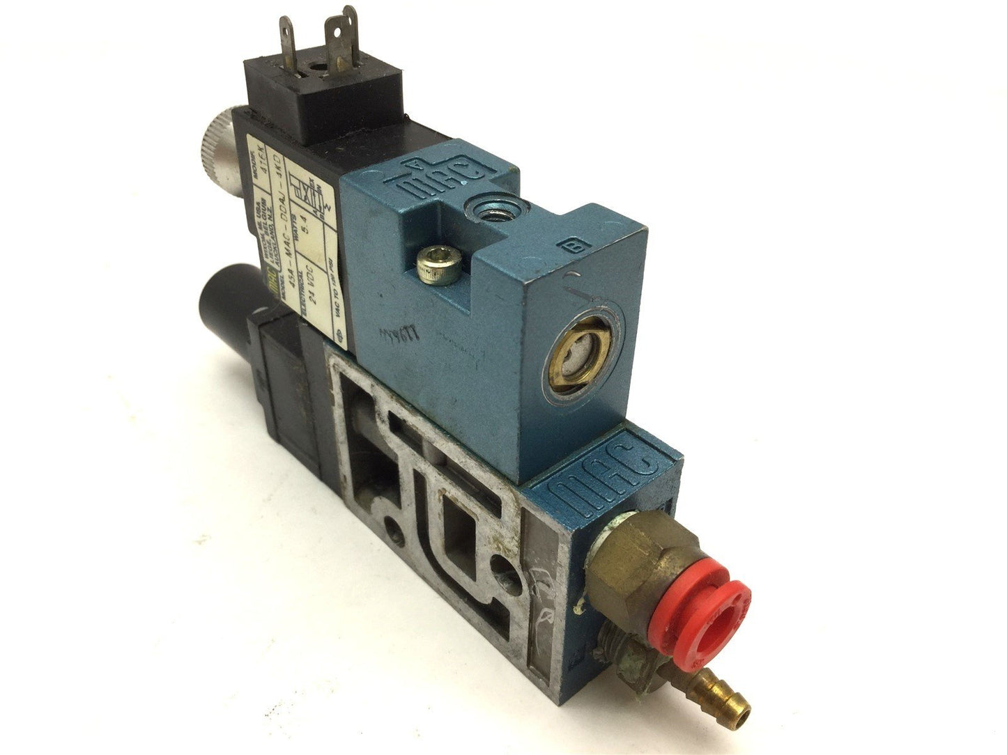 Used Mac 45A-MAC-DDAJ-4KD Solenoid Valve, 2 Position 4 Way, 24VDC, 1/8 NPT, Regulator