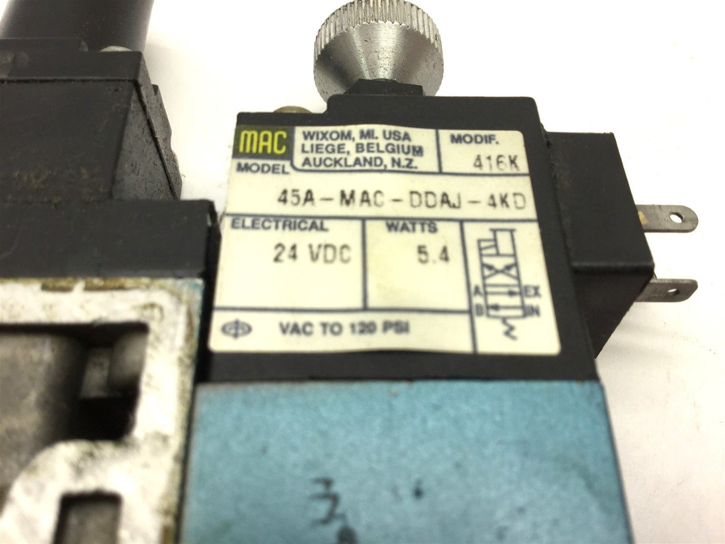 Used Mac 45A-MAC-DDAJ-4KD Solenoid Valve, 2 Position 4 Way, 24VDC, 1/8 NPT, Regulator