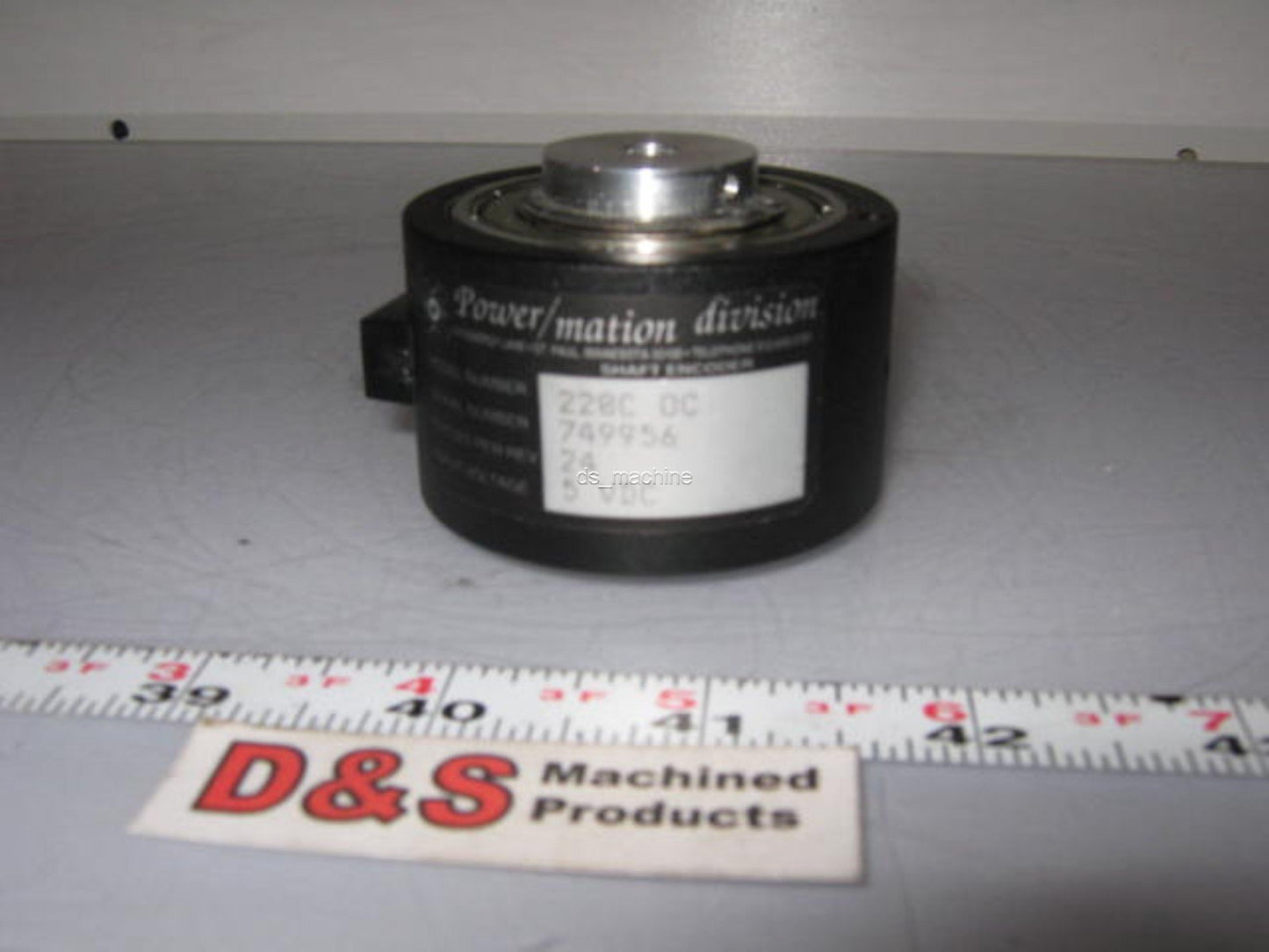 New – Open box New Power/Mation 220C OC 24 Cycles/Rev Thru-Bore Shaft Encoder 0.5"