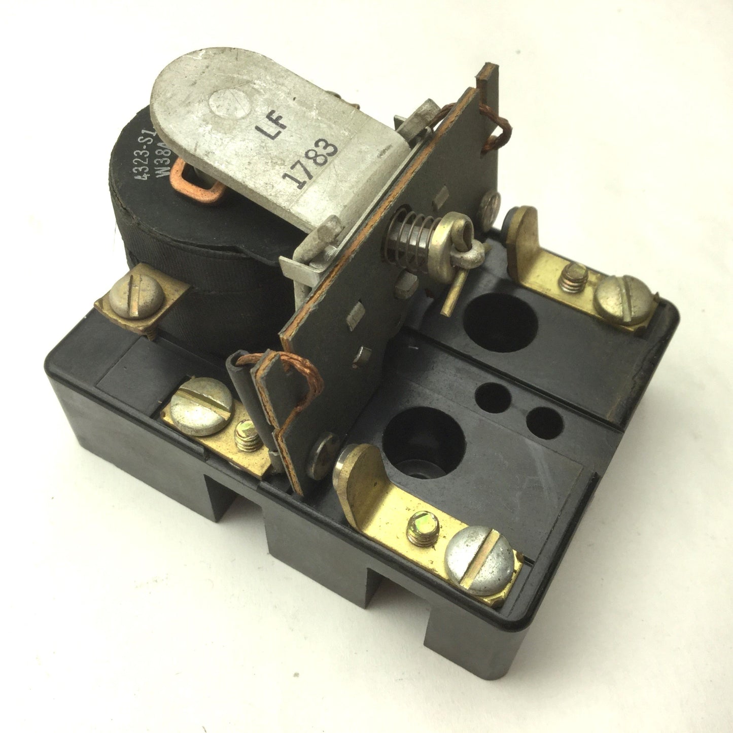 Used Square D 8501 Type CO-2 Industrial Control Relay, 10A, 600VAC Max, Series A