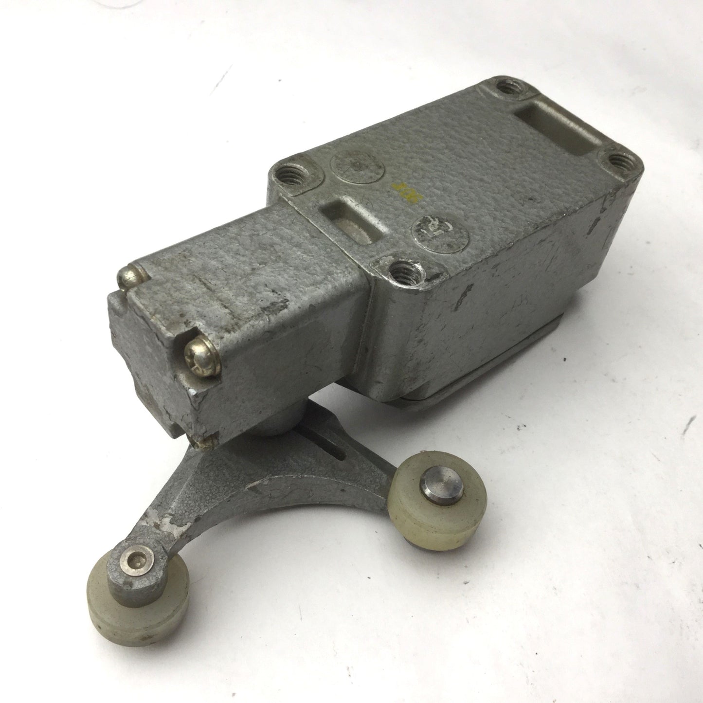 Used Leland-Faraday LFC-LS-12 Oil Tight Limit Switch, 115/230/440/550V, Two Position