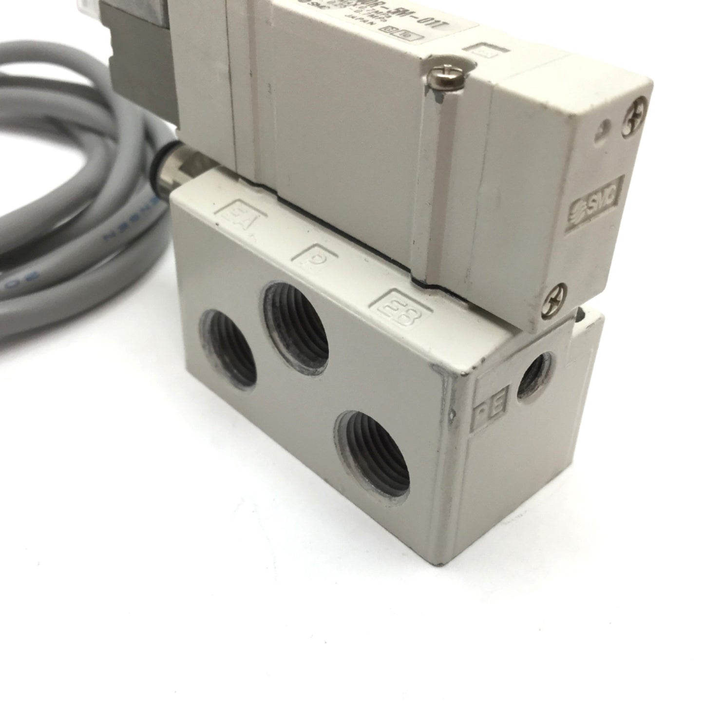 Used SMC SY3140R-5M-01T Solenoid Pilot Valve, 2-Position 5-Port, 24VDC 1/8" NPT 10-32