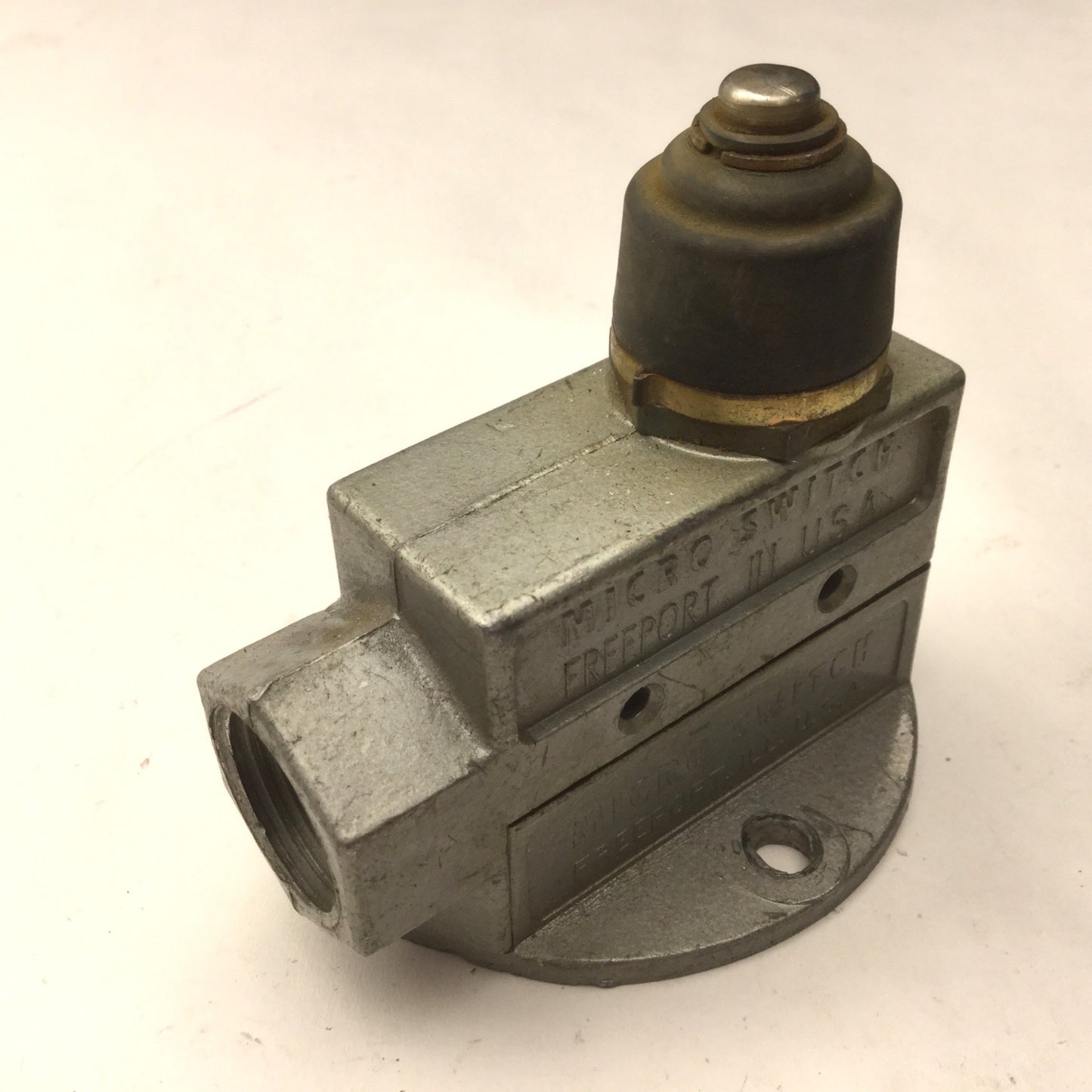 Used Micro Switch DTE6-2RN Limit Switch, Side Plunger, 10A, DPDT, 120VAC Rated