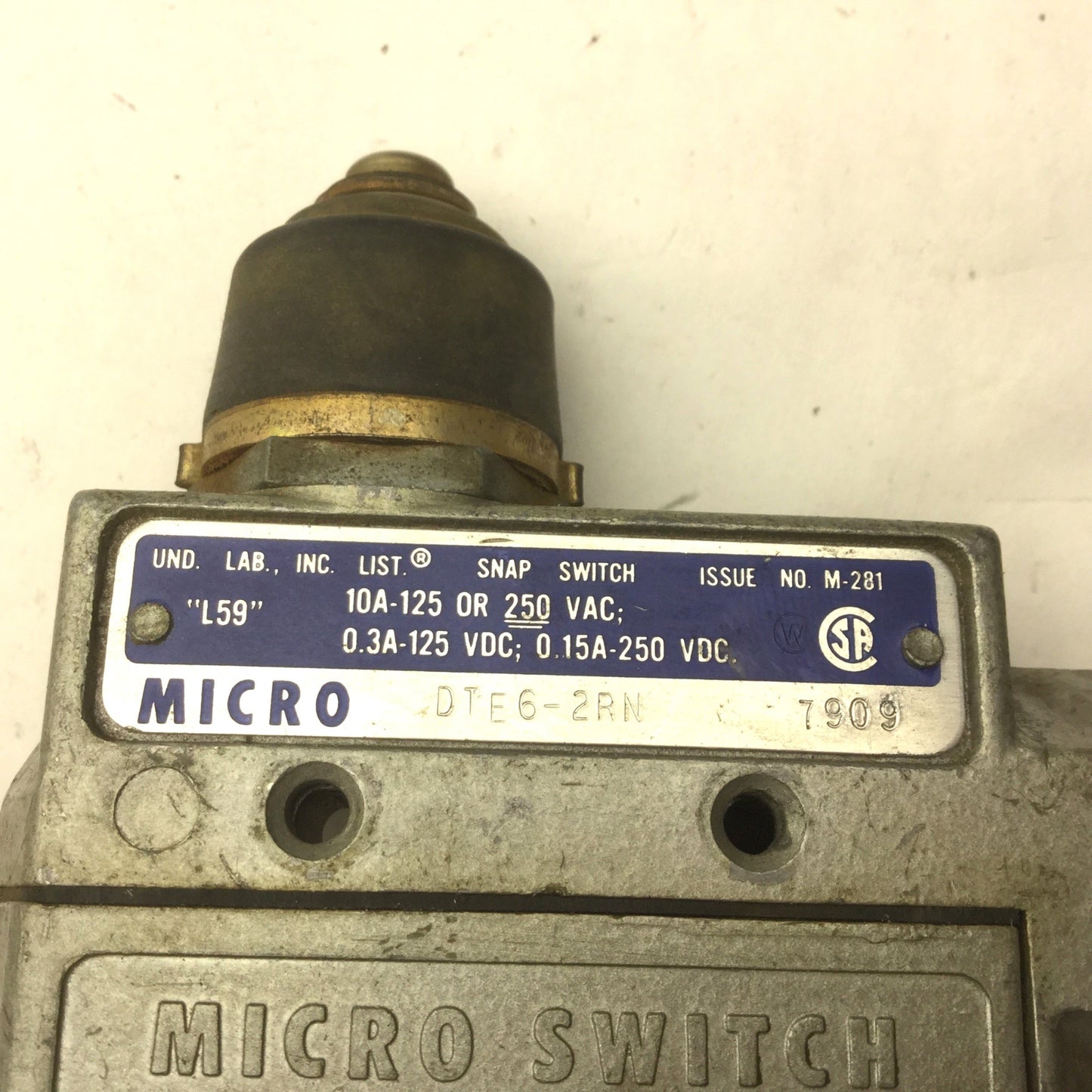 Used Micro Switch DTE6-2RN Limit Switch, Side Plunger, 10A, DPDT, 120VAC Rated