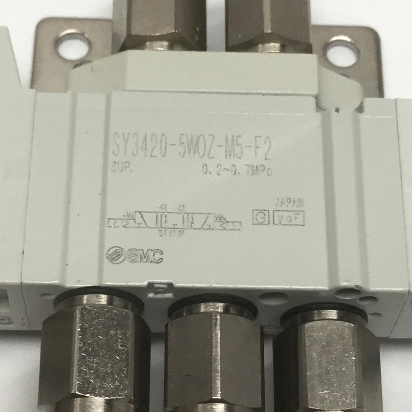 Used SMC SY3420-5WOZ-M5-F2 Double Solenoid Air Valve 5-Port, 3-Position, 24VDC Coil