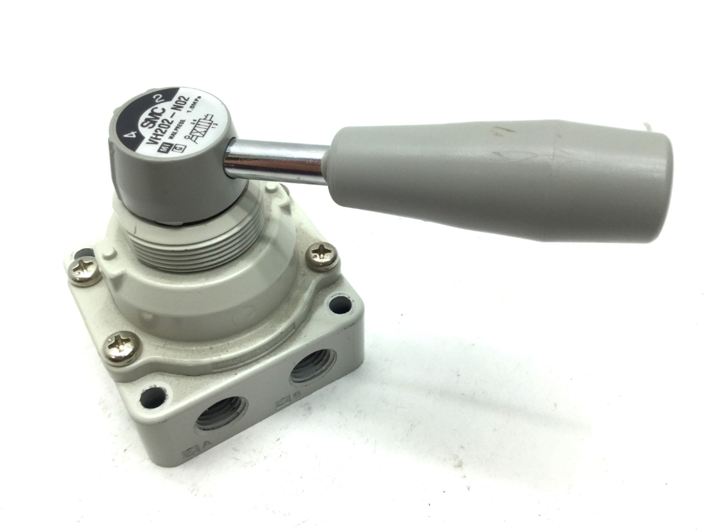 Used SMC VH202-N02 Hand Valve 1/4" NPT Max: 145 Psi, 2-Pos 4-Port