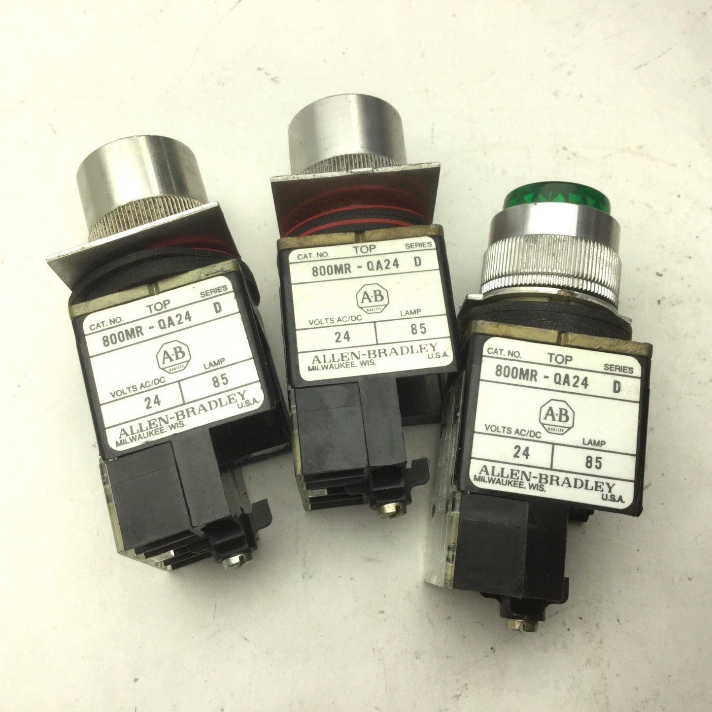Used Lot of 3 Allen-Bradley 800MR-QA24 Illuminated Push Buttons Green 22.5mm Round