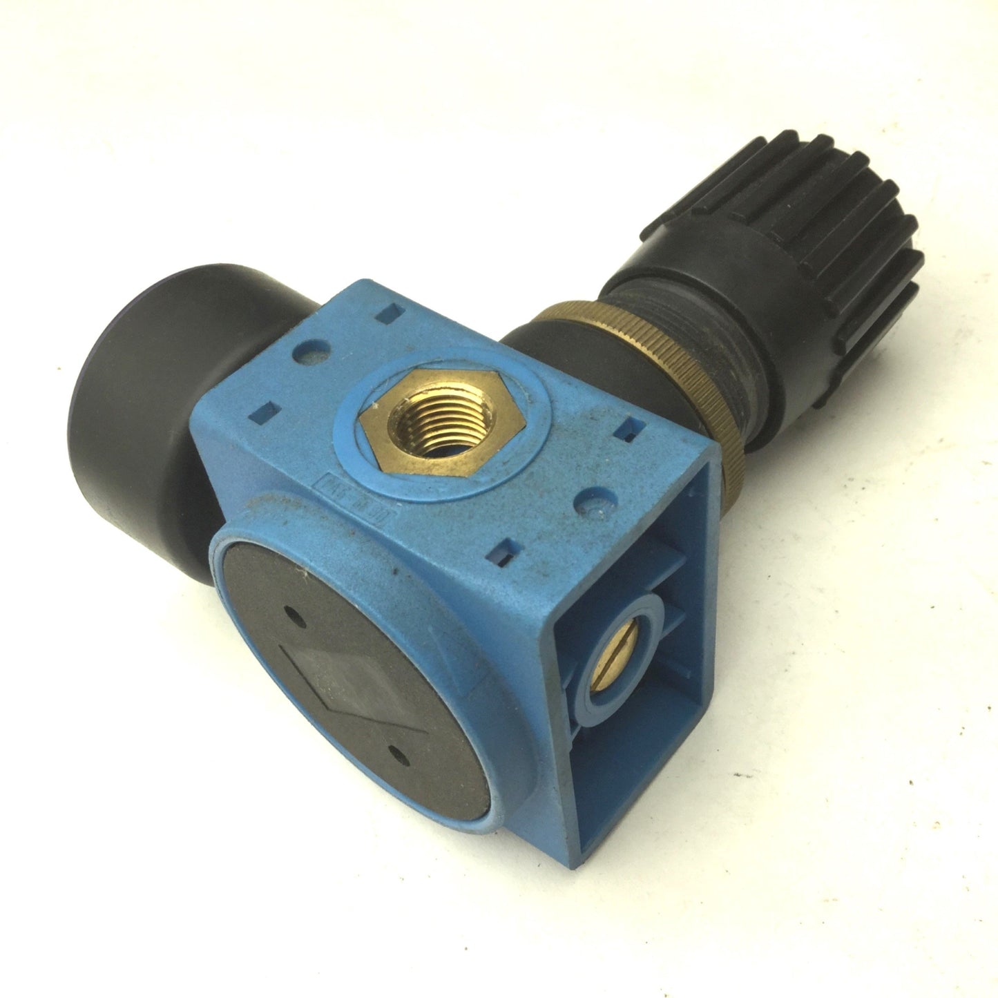 Used Festo PA6-GF-30 Pneumatic Regulator, Max : 200 PSI, 1/4" NPT, w/Gauge: 1-11bar