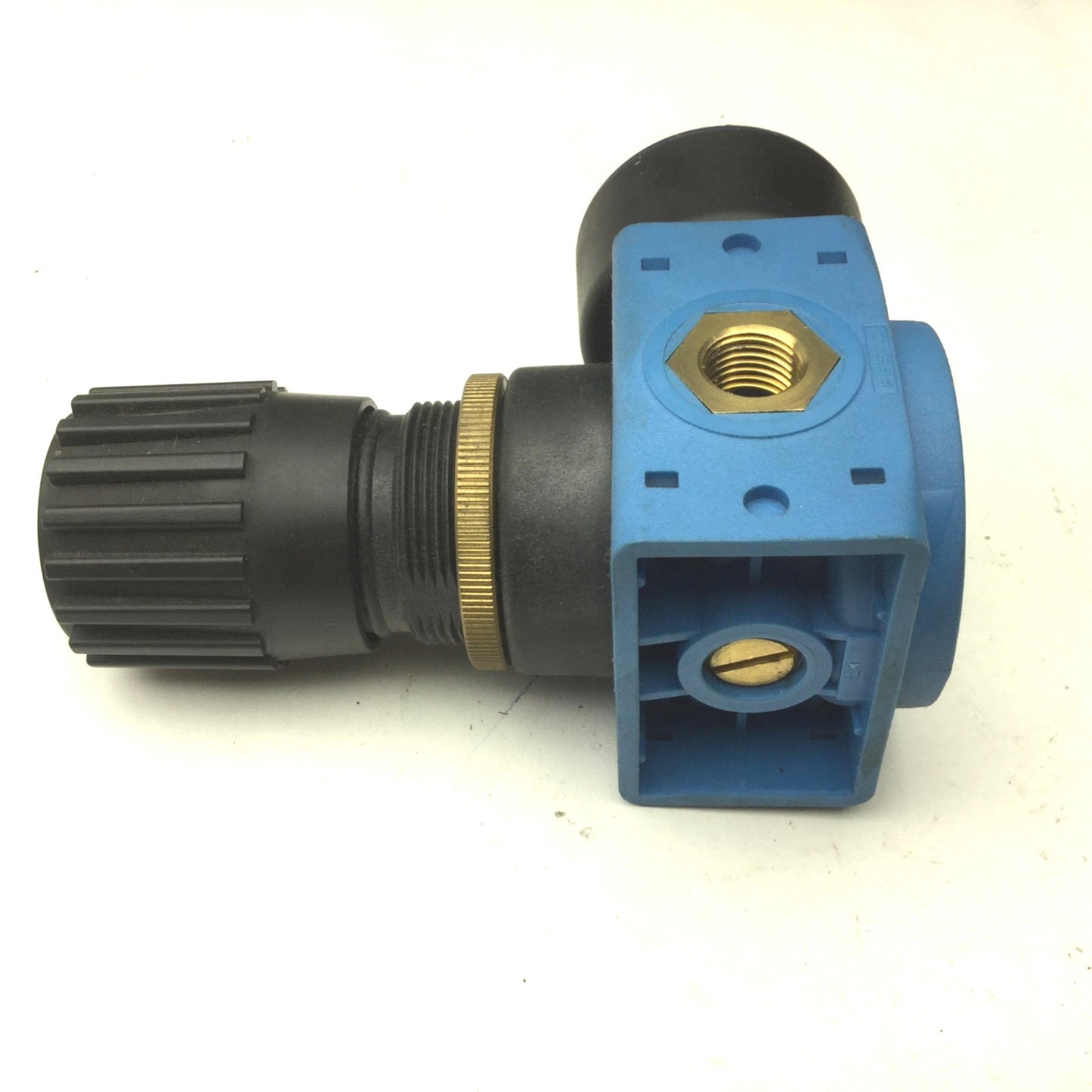 Used Festo PA6-GF-30 Pneumatic Regulator, Max : 200 PSI, 1/4" NPT, w/Gauge: 1-11bar