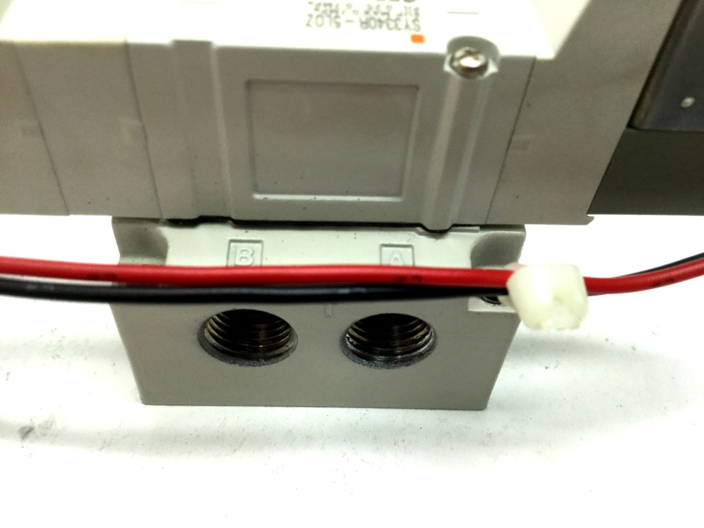 Used SMC SY3340R-5LOZ Double Solenoid Valves on Manifold 5-Port 3-Position 24VDC
