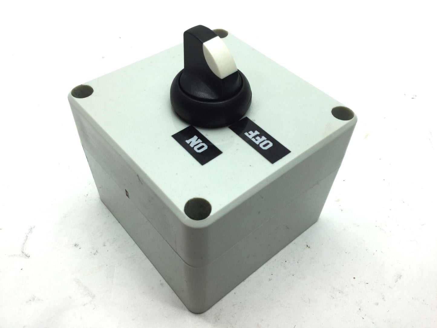 Used FIBOX 7032560 080807 Enclosure: 3.2x3.1x2.6", W/ Moeller M22-K10 Selector Switch
