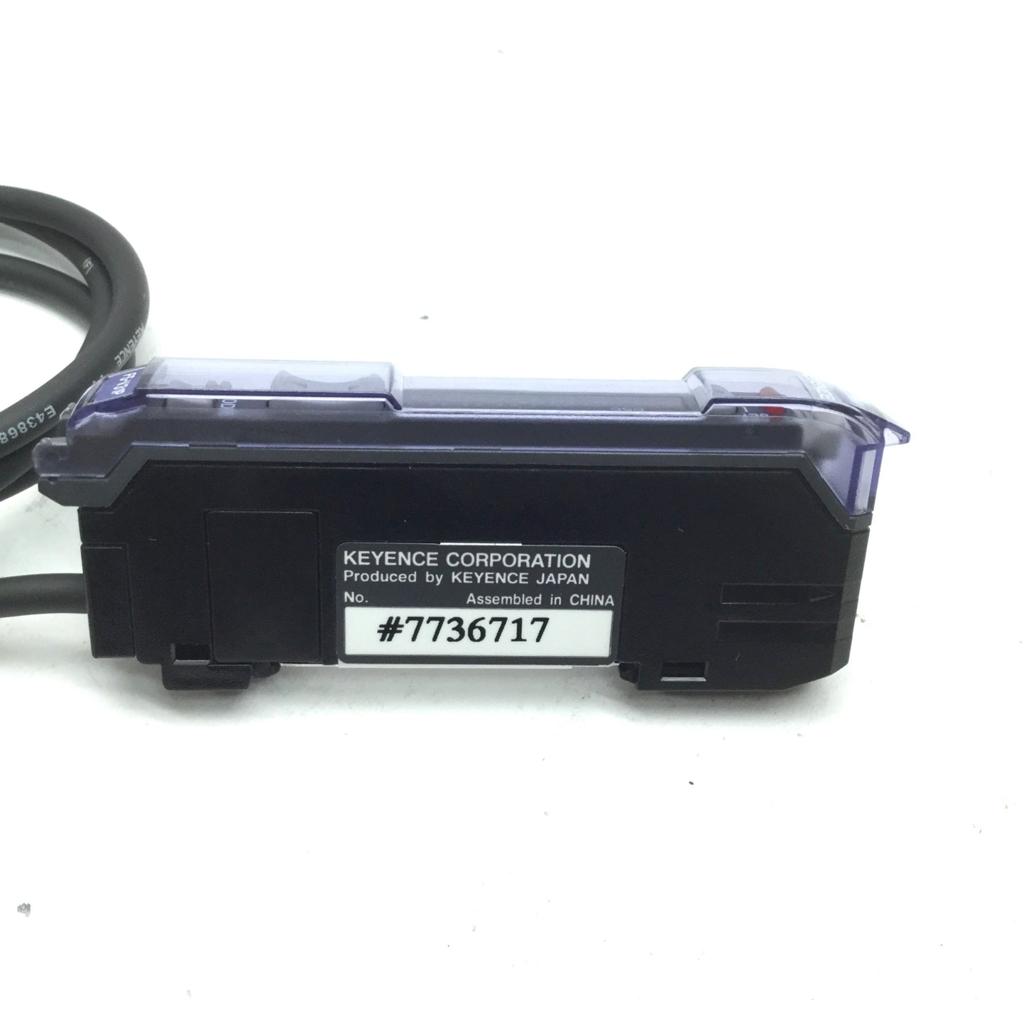 Used Keyence FS-V31P Fiber Optic Amplifier, PNP, 1 Output, 640nm, 12-24VDC, 28" Cable