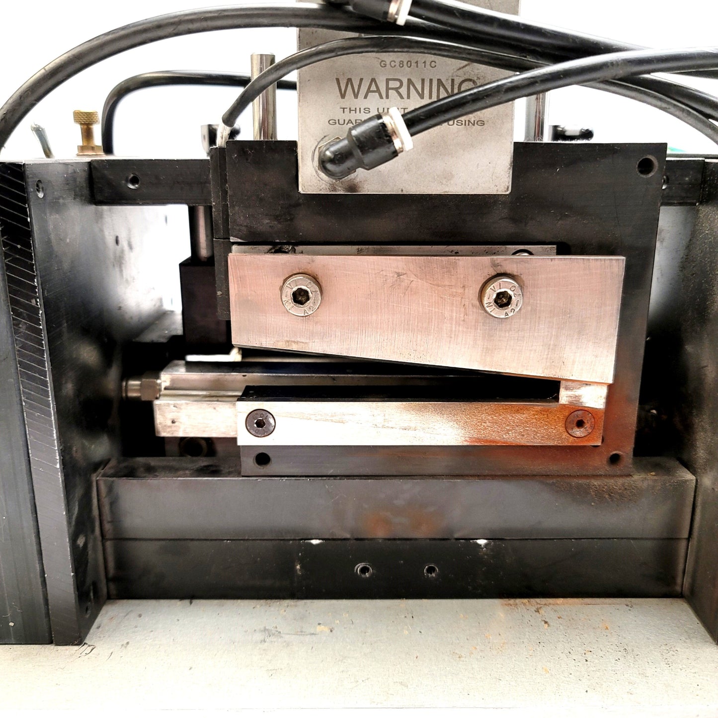 Used AZCO Corp FG110/SP Sur-Size Cut-To-Length Assembly 120VAC, W/Static Neutralizer