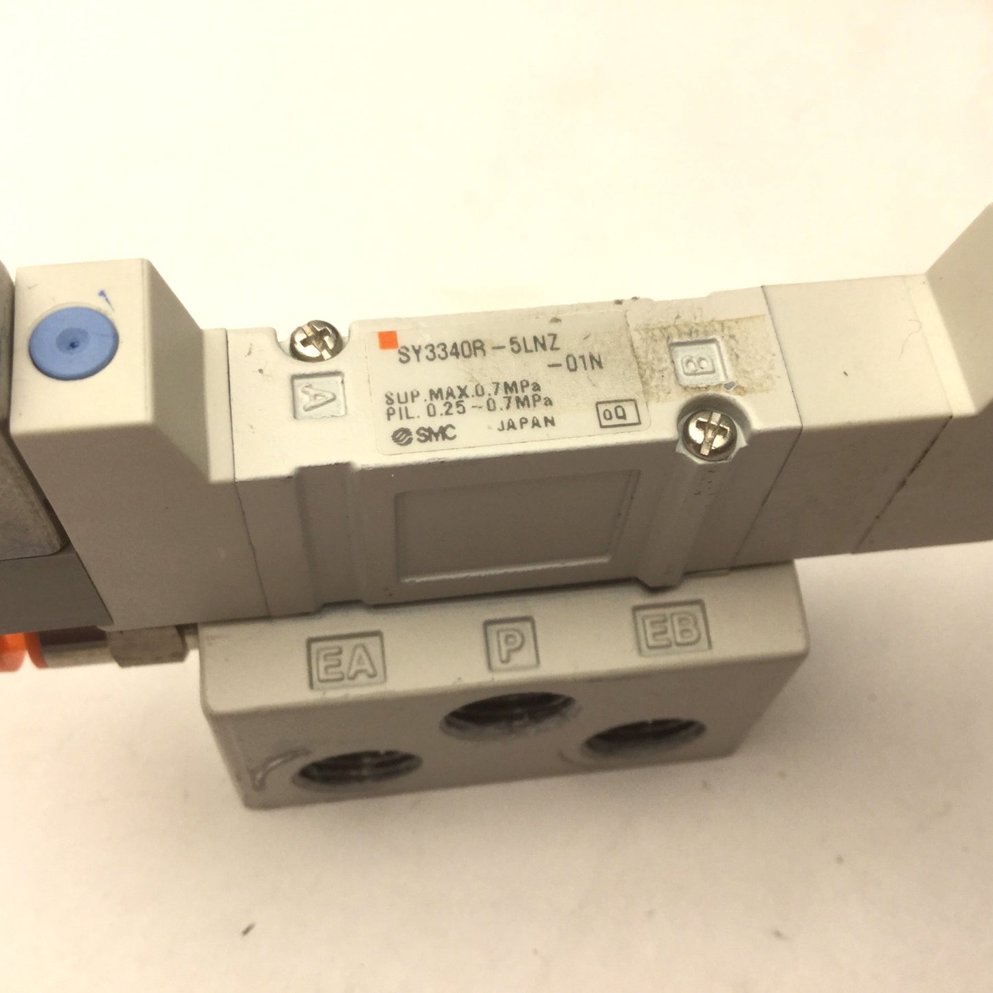 Used SMC SY3340R-5LNZ Double Solenoid Valve, Supply Max: 0.7MPa, Pil: 0.25-0.7MPa