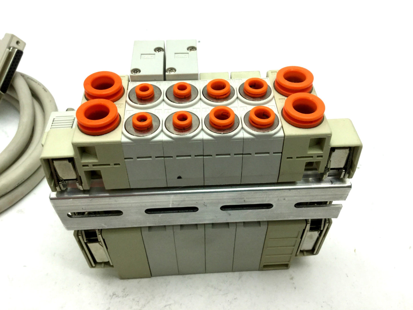 Used SMC Manifold With 2x SV2400-5FU Solenoid Valves, Coil Voltage: 24VDC, 0.2-0.7MPa