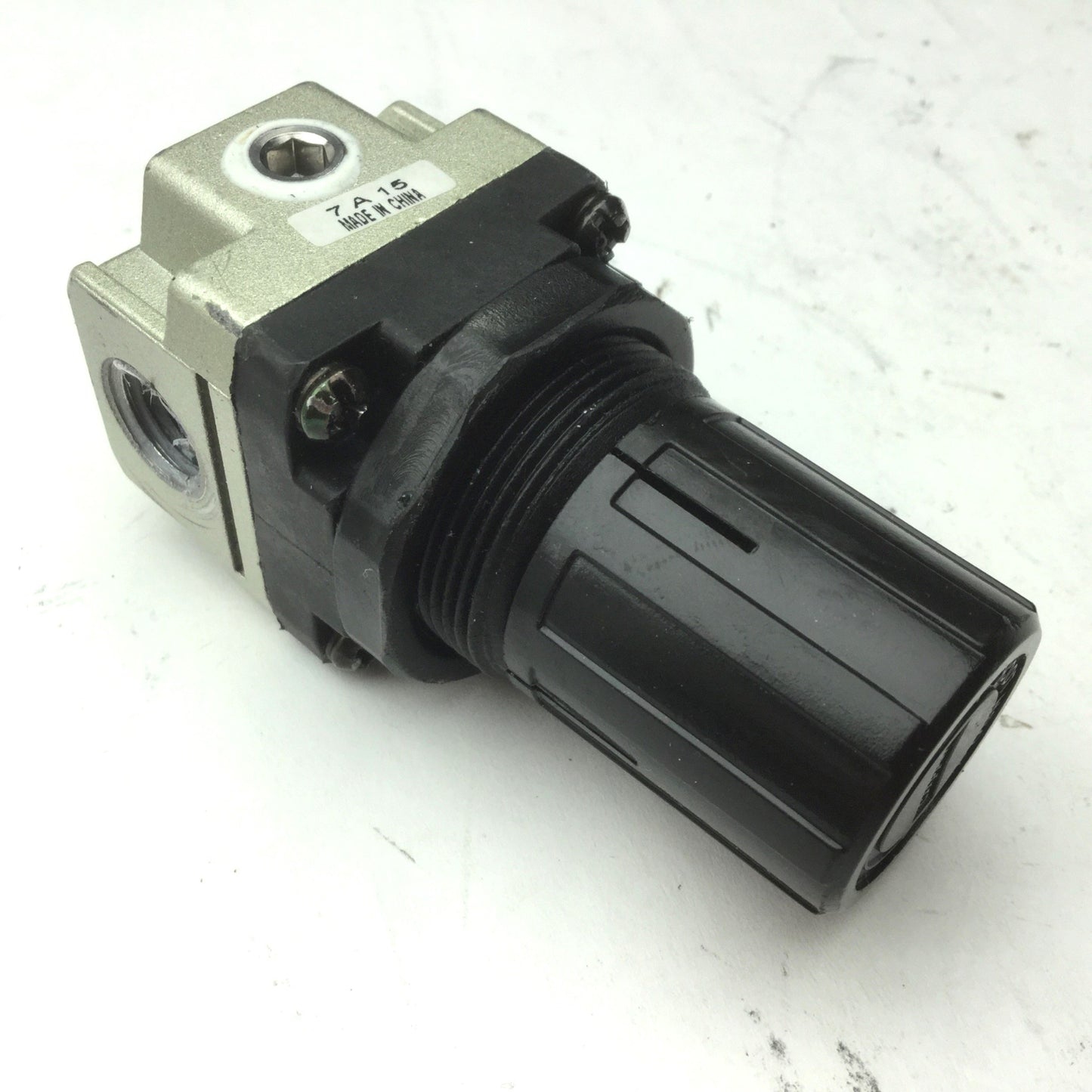 Used Clippard MMR-2Q-P30 Regulator 1/4" NPT, 1/8" Gauge, 150PSIG Max, 7-30PSIG Range