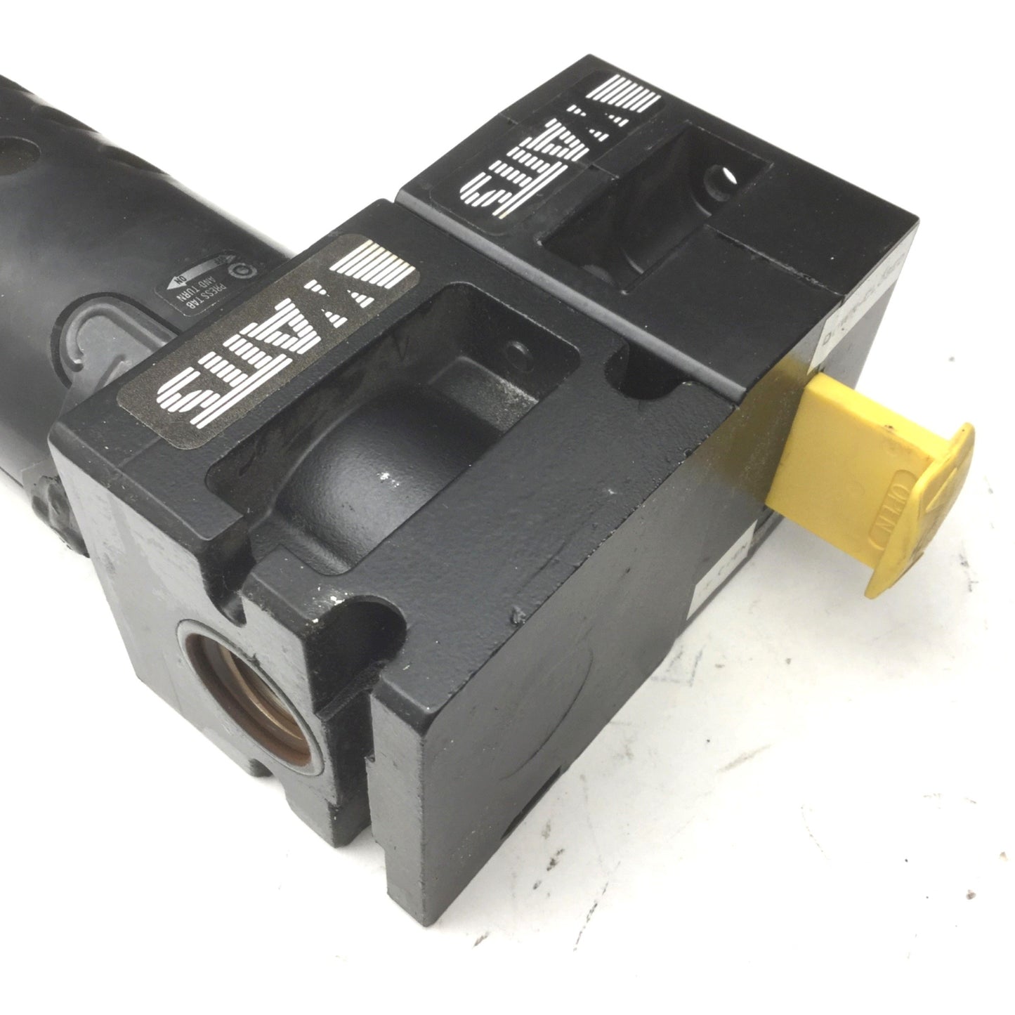 Used Parker Watts F105-04BG Pneumatic Filter, 1/2" NPT Ports, 5 Micron SV105-06 Valve