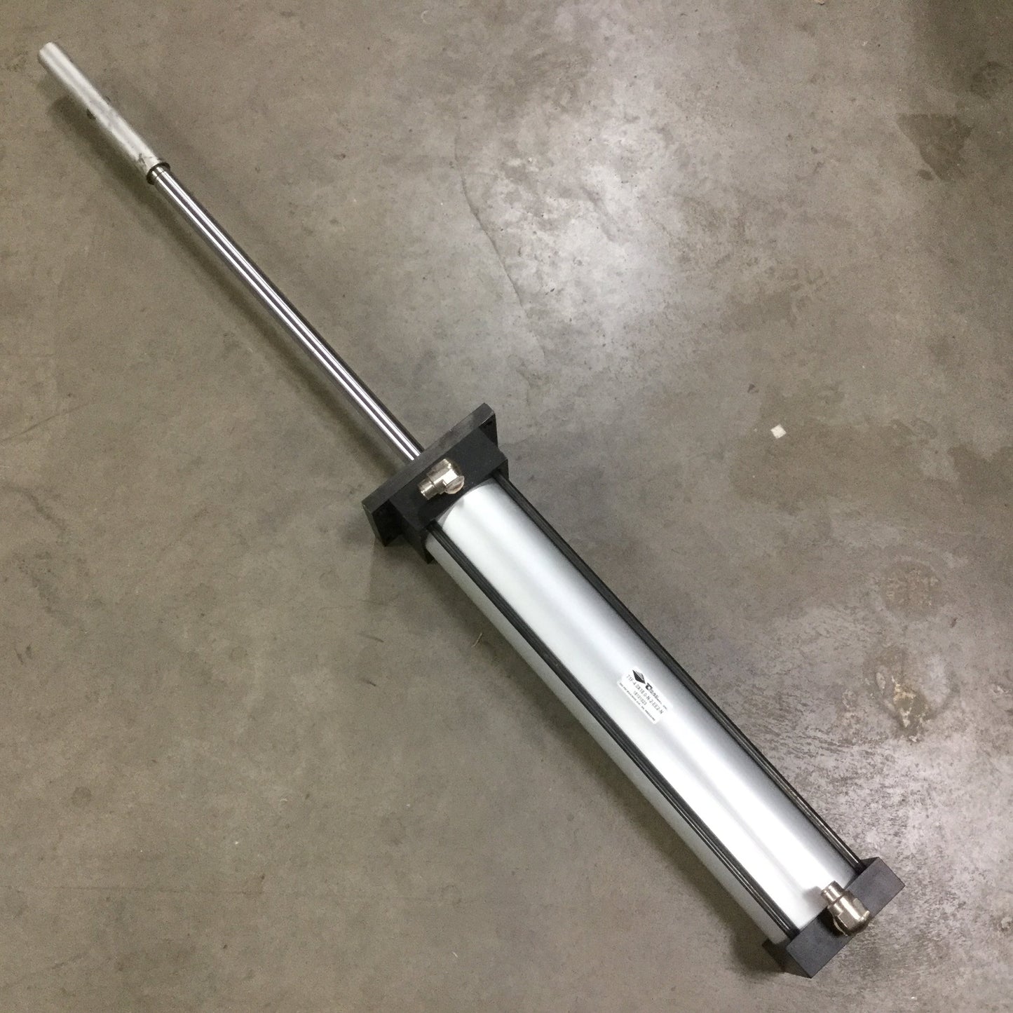 Used T-Mac T1F-4.0X18.0-N-2-EE2-N Dual Acting Cylinder, 18"Stroke, 1/2" NPT, 4" Bore