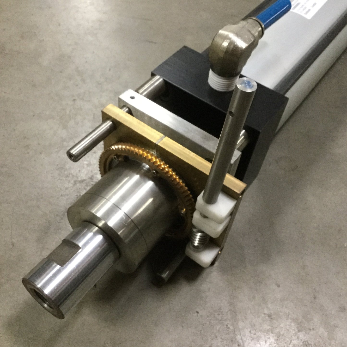 Used T-Mac T1B-3.25X18.0-N-4-EE2-N Dual Acting Cylinder, 18" Stroke, 3.25" Bore