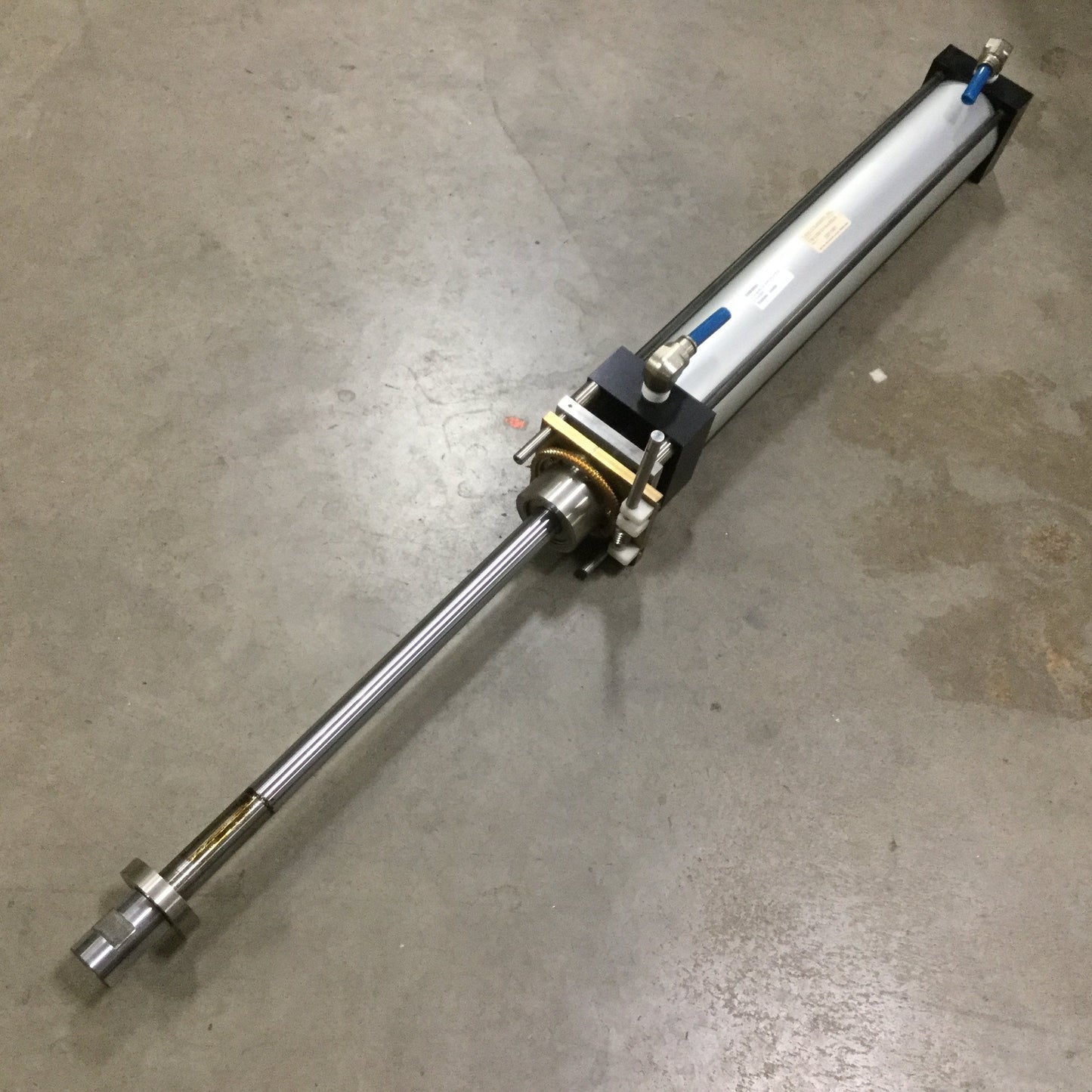 Used T-Mac T1B-3.25X18.0-N-4-EE2-N Dual Acting Cylinder, 18" Stroke, 3.25" Bore