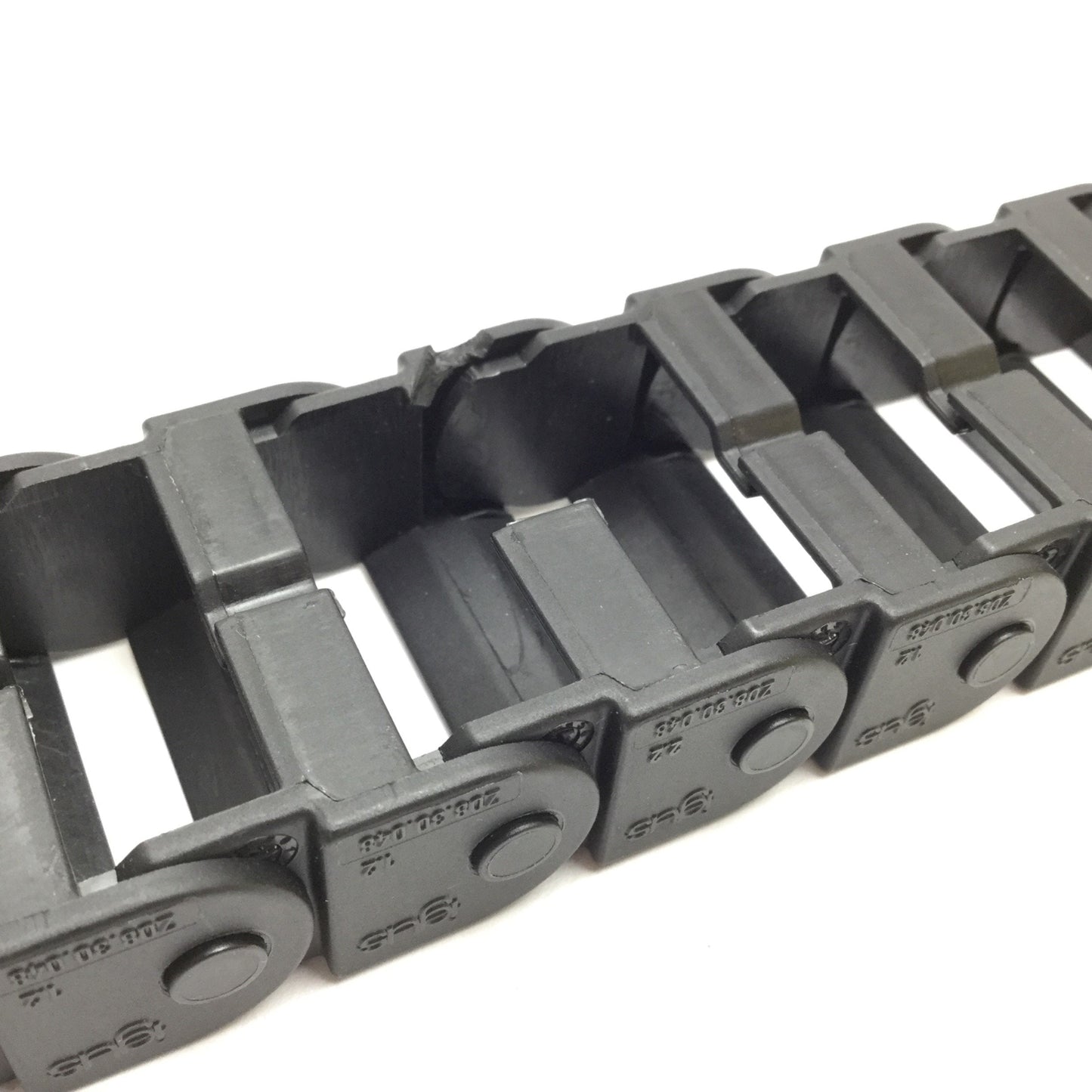 Used Igus Z08.30.048 Energy Chain, Length: 21", Inside 1.15" x 0.5", *Broken Crossbar