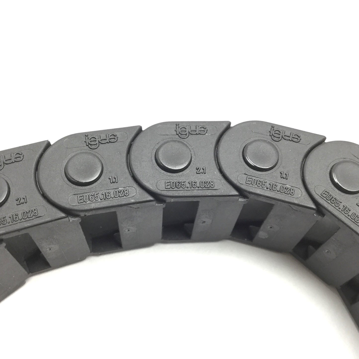 Used Igus E065.16.028 Energy Chain, Length: 13", Inside Dimensions: 0.625" x 0.45"