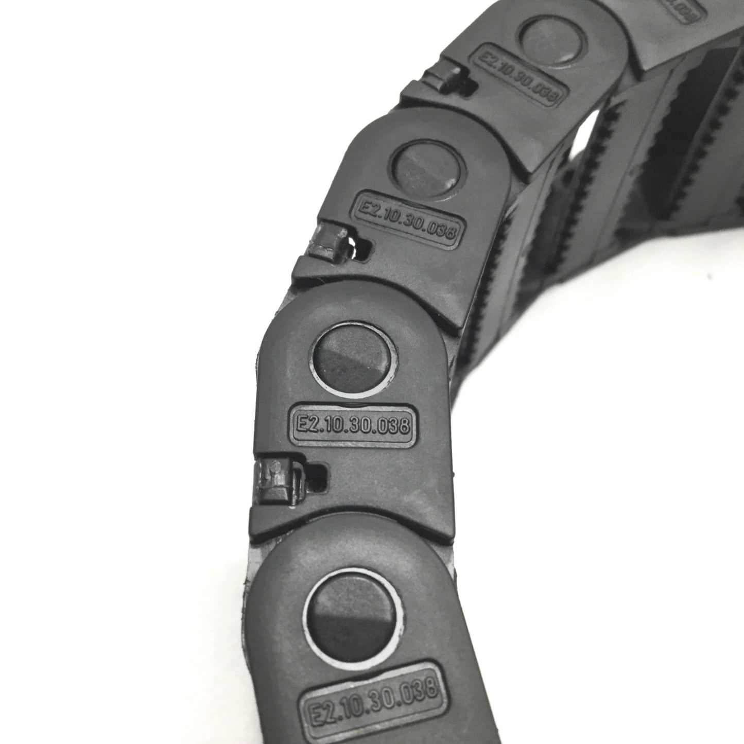 Used Igus E2.10.30.038 Energy Chain, Length: 16", Inside Dimensions: 1.2" x 0.4"