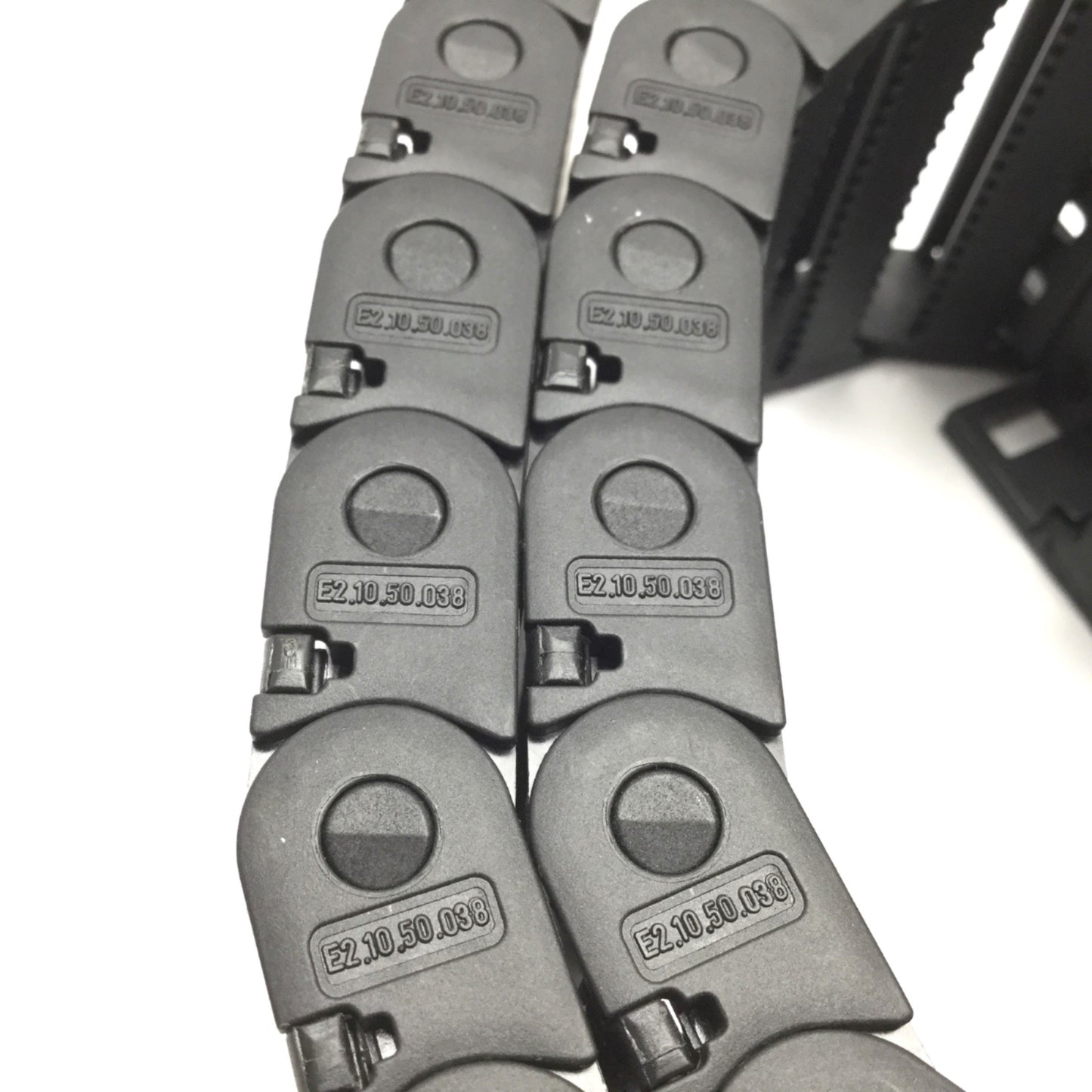 Used Igus E2.10.50.038 Energy Chain, Length: 25", Inside Dimensions: 1.97" x 0.4"