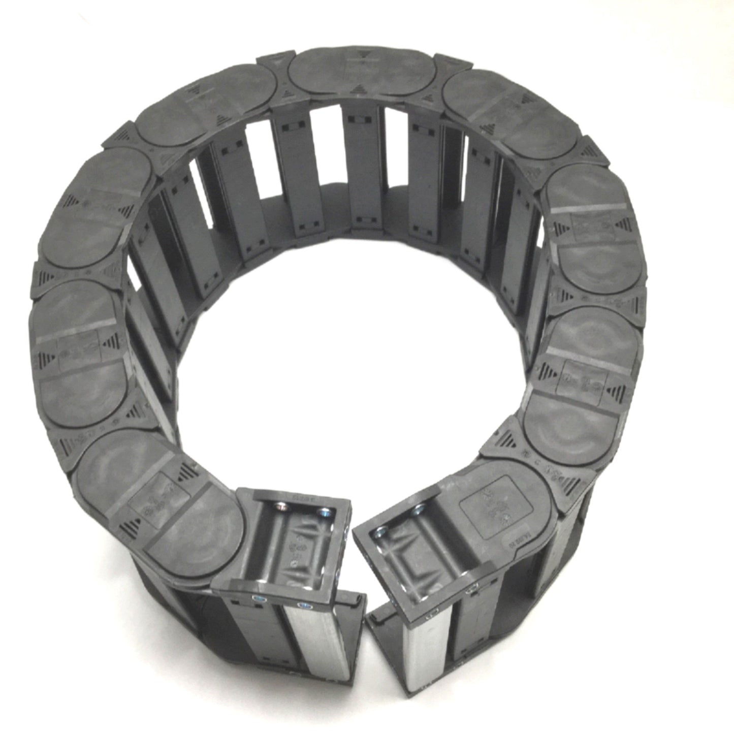 Used Igus E4.32.01 E4.32.02.150 Energy Chain, Length: 38", Inside: 4.92" x 1.25"