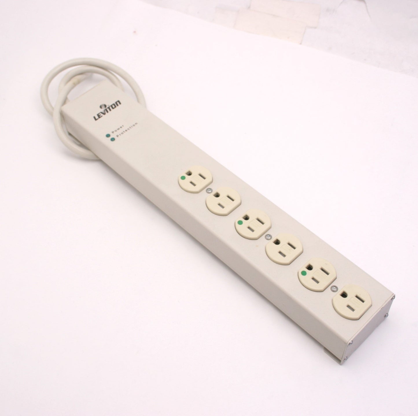 Used Leviton 5300-HTS Transient Voltage Surge Suppressor Vertical 125V, 60Hz, 15A