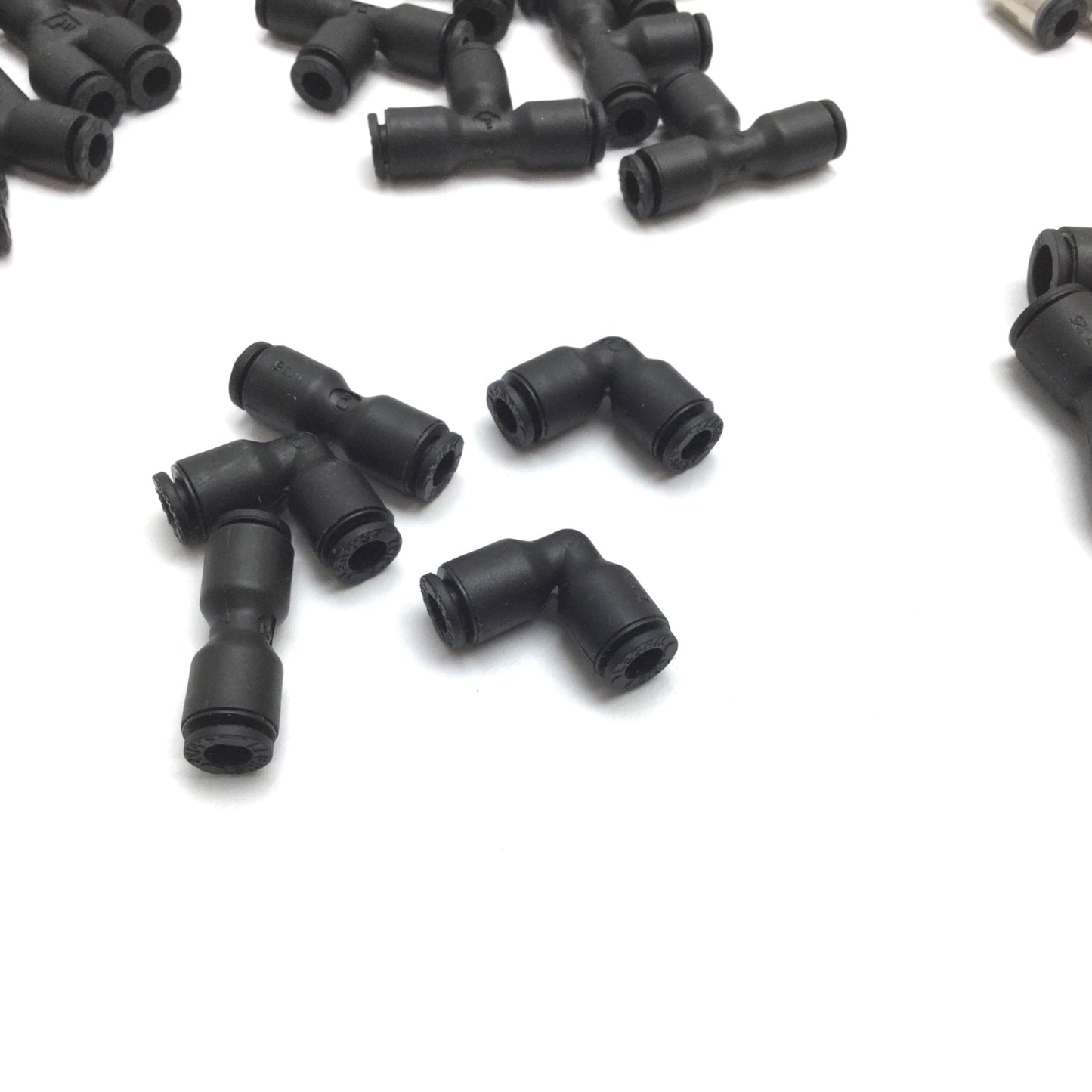 Used Lot of Legris Pneumatic Fittings, Elbow Tee Y Plug, 1/4 5/32 4mm 10-32 M5x0.8 M3