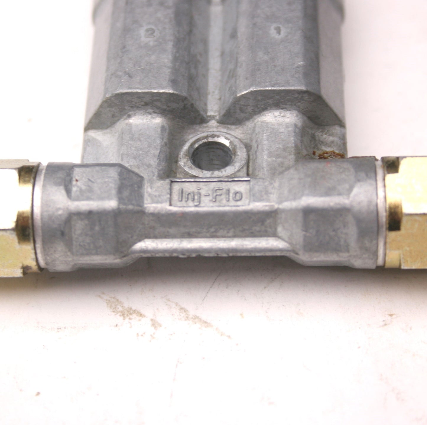 Used Graco Inj-Flo Oil Piston Distributor, Single Line Parallel System, 10-45 Bar