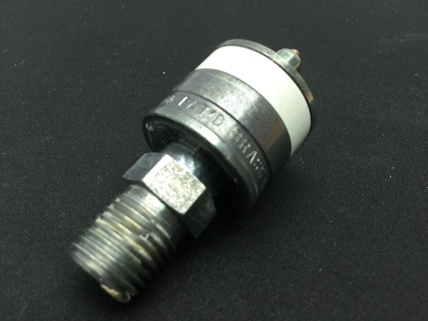 Used Swagelok B-QC4-B-4PMK6 Brass Insturment Quick Connect Body Valve 1/4" White Key