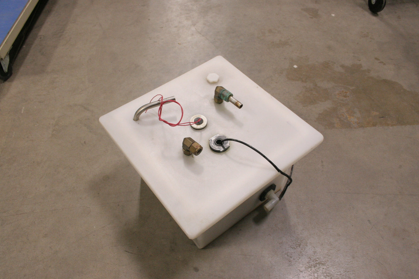 Used Bel-Art Heat Exchanger, 26 Coils, 3/4"-14, 3/4" Barb Fittings, Heat/Float Sensor